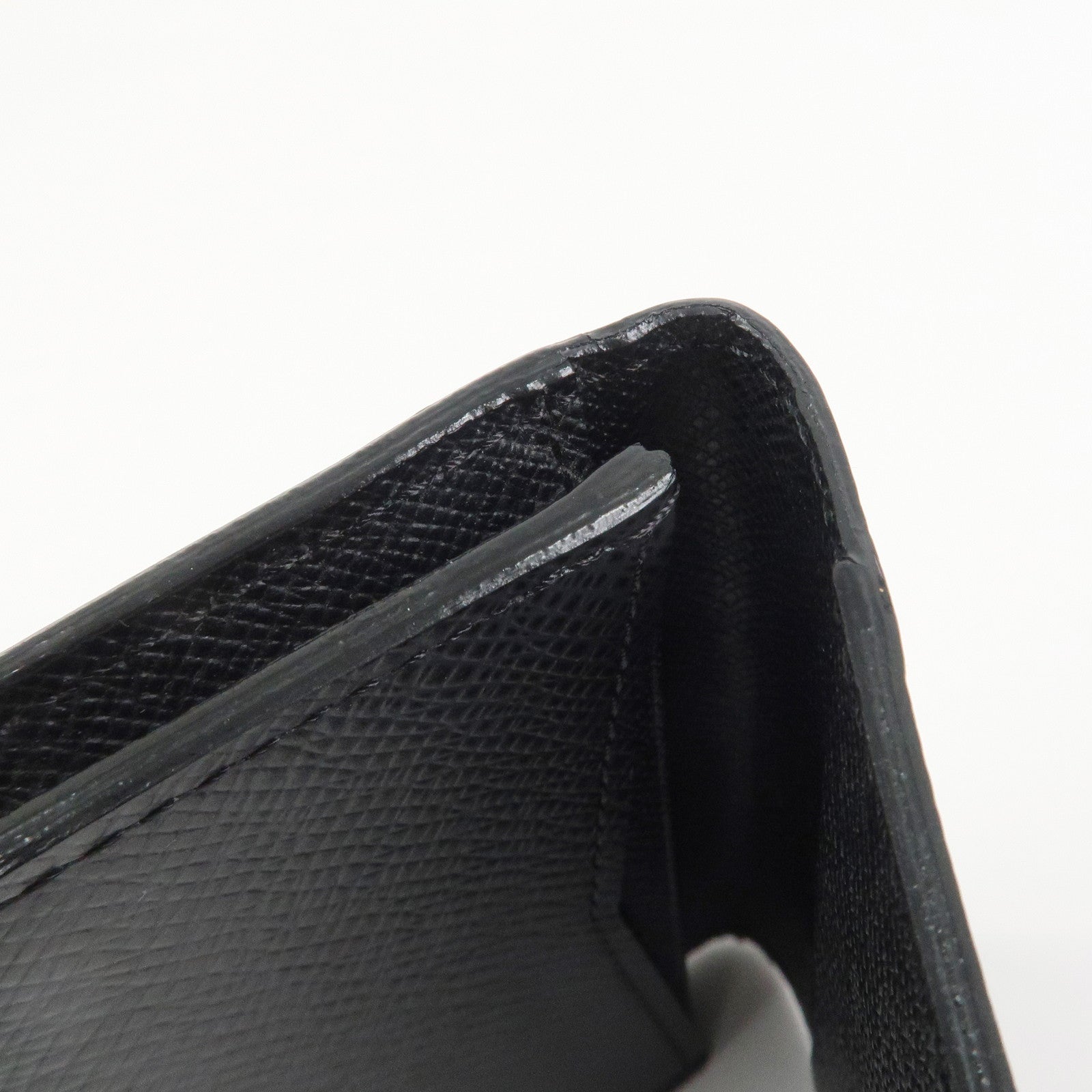 Louis Vuitton Taiga Enveloppe Cartes de Visite Card Case M30922