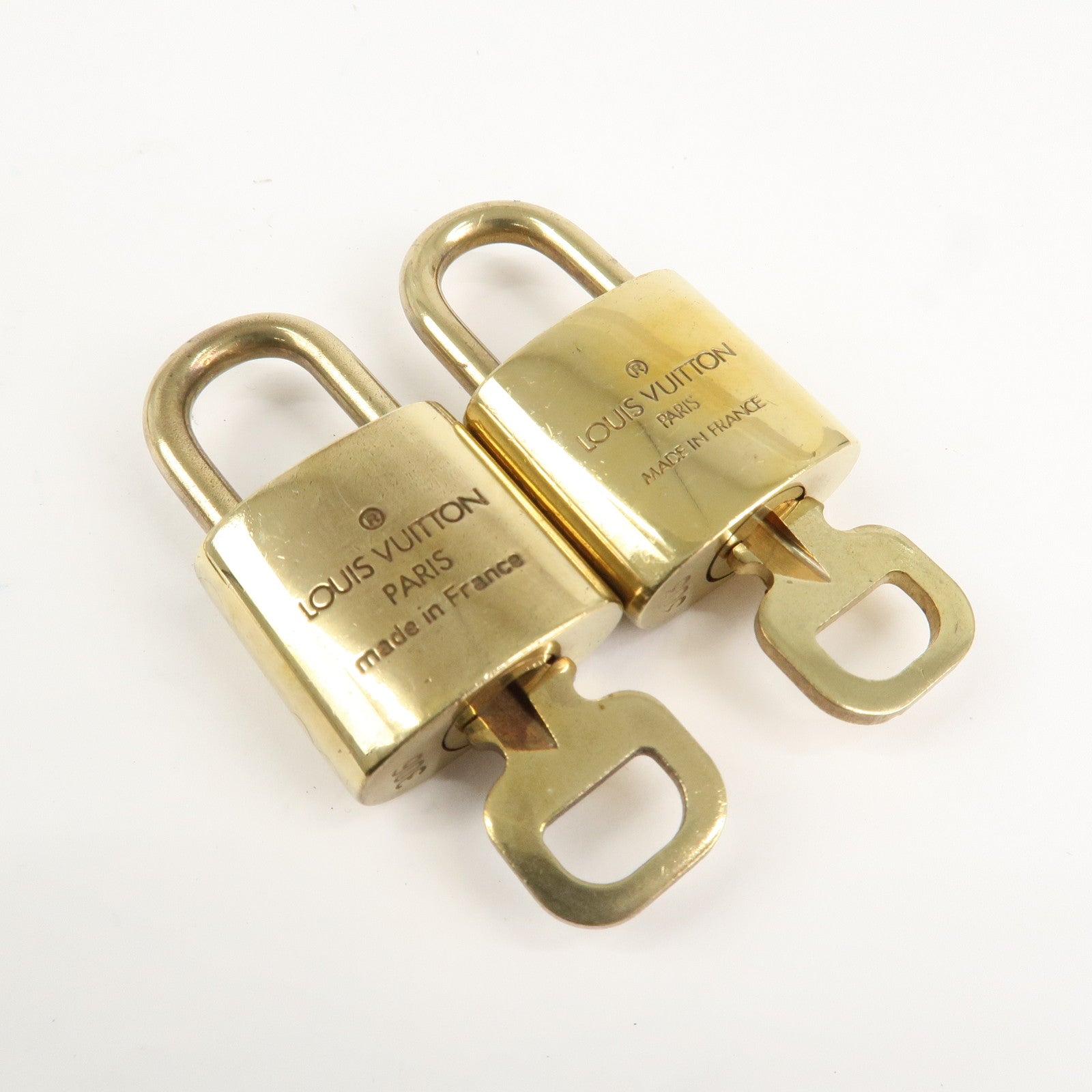 Louis Vuitton Set of 10 Lock & Key Cadena Key Lock Metal Gold