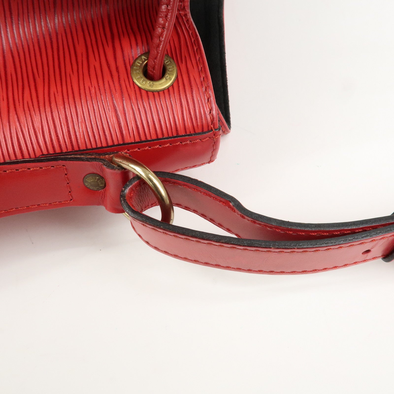 Louis Vuitton Epi Petit Noe Shoulder Bag Castilian Red M44107