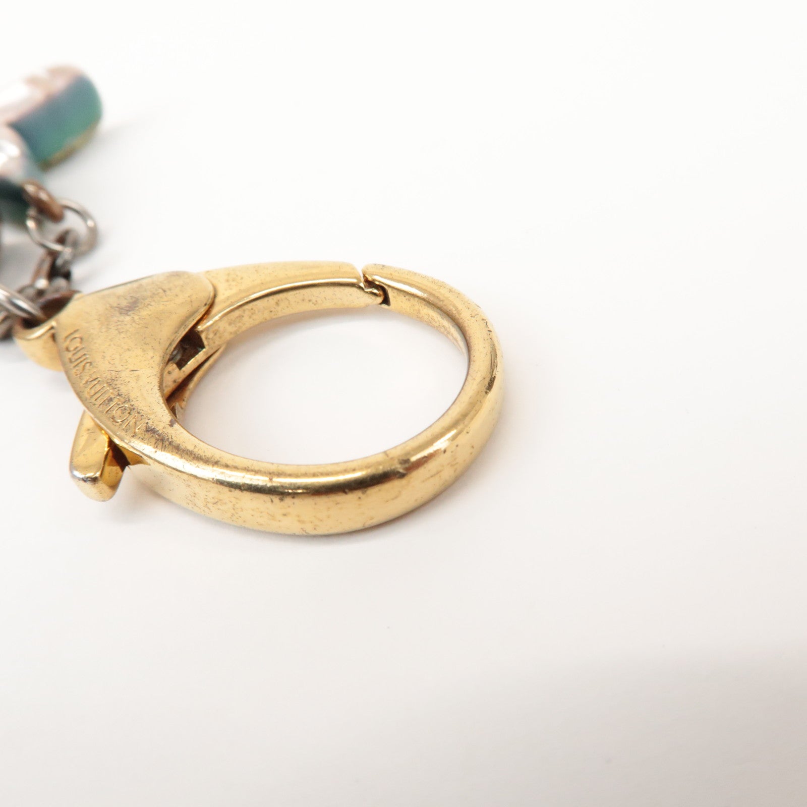 Louis Vuitton Bijou Sac Glam Flower Plastic Metal Key Chain M65982