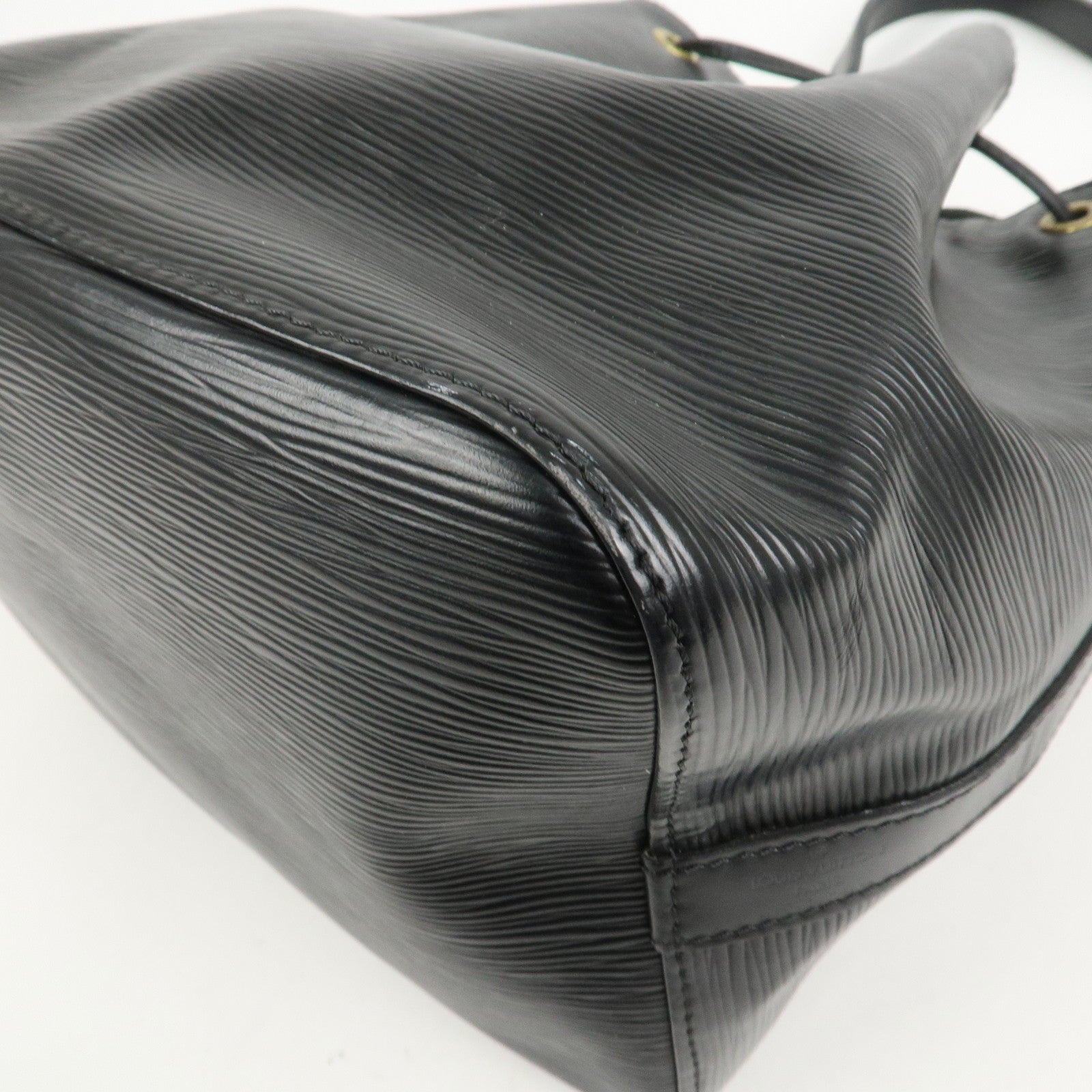 Louis Vuitton Epi Petit Noe Shoulder Bag Noir Black M44102
