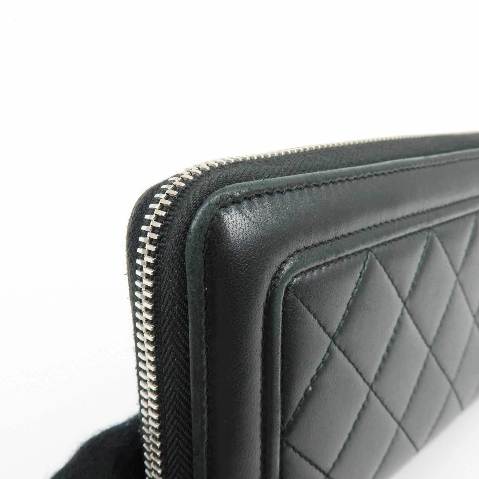 CHANEL COCO Mark Matelasse Lamb Skin Round Zippy Wallet Black