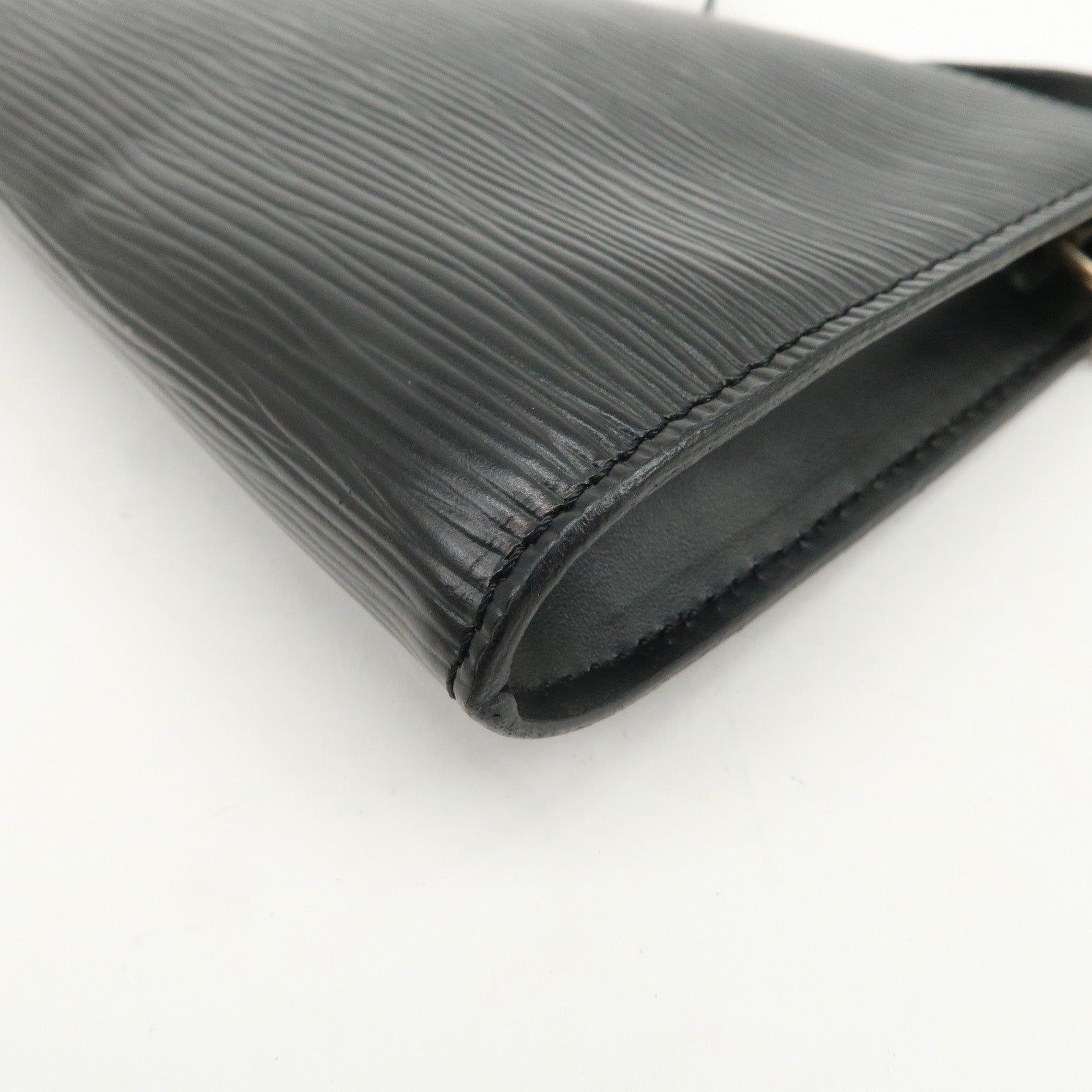 Louis Vuitton Epi Pochette Accessoires Hand Bag Noir M52942