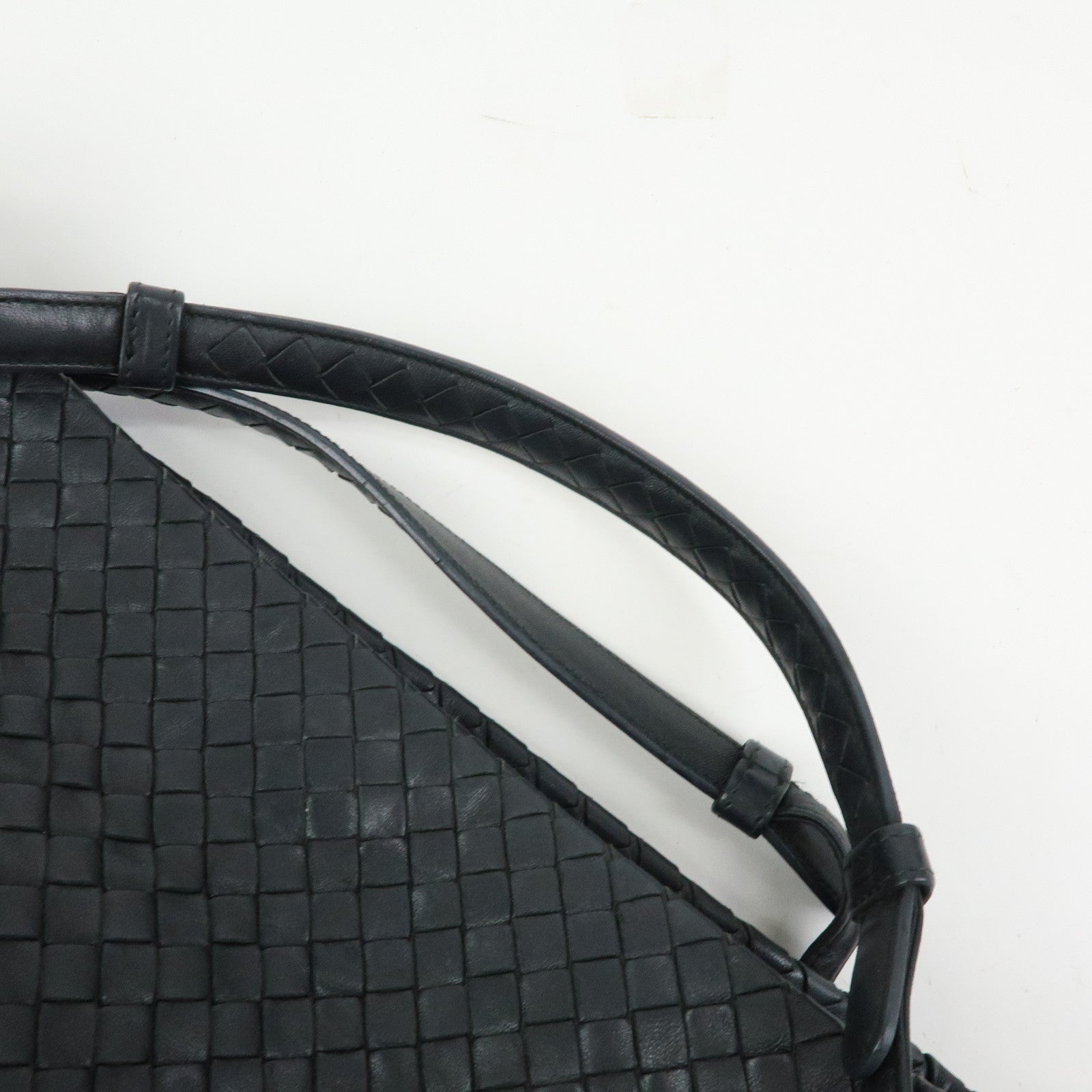 BOTTEGA VENETA Intrecciato Leather Garda Hand Bag Black 179320