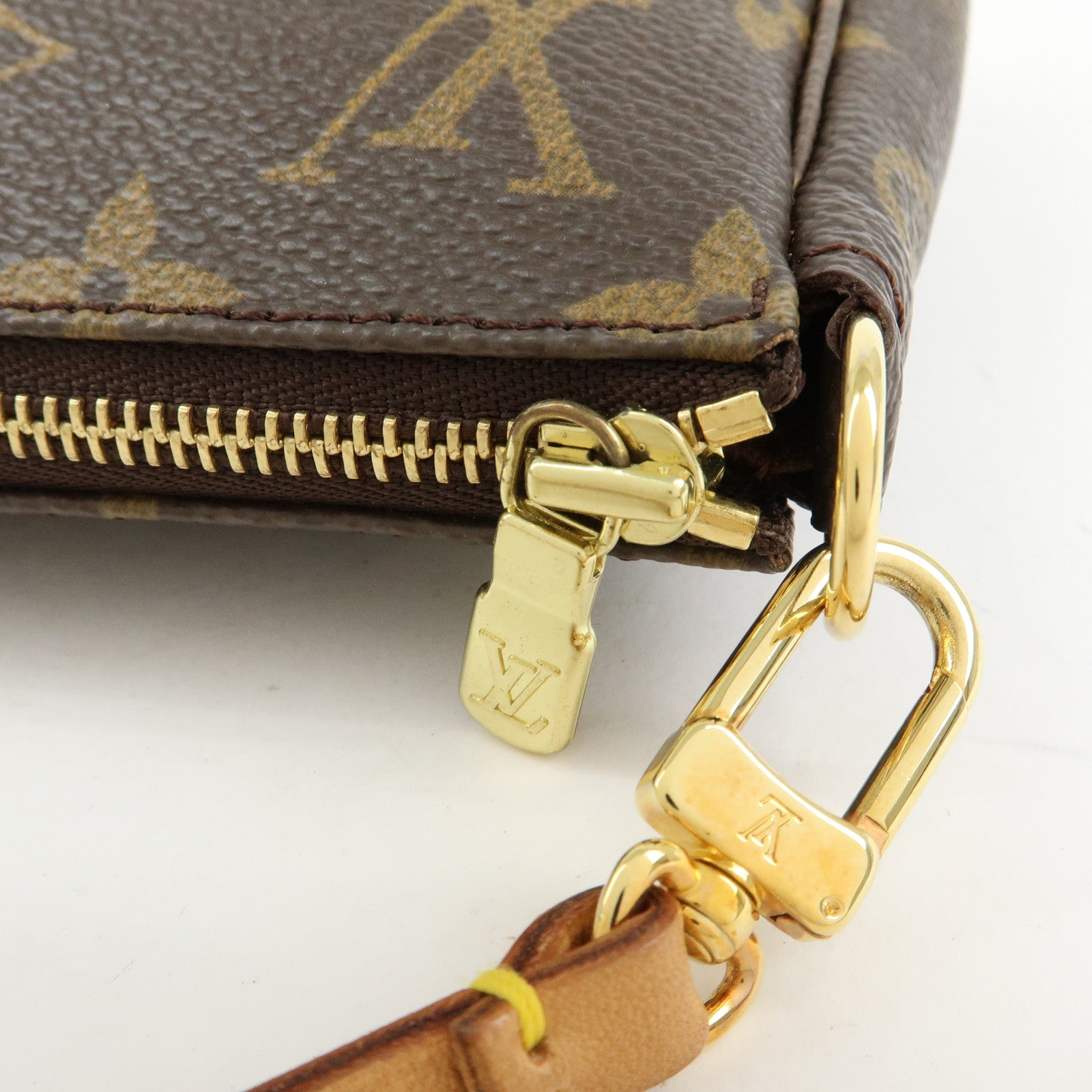 Louis Vuitton Monogram Pochette Accessoires Pouch Hand Bag M51980