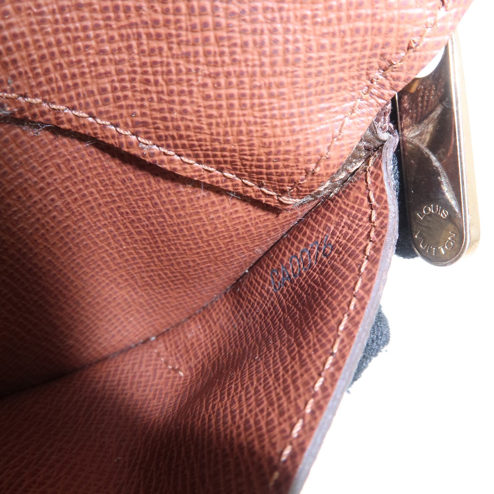 Louis Vuitton Monogram Porte Monnaie Shilling Coin Case M60025 Used