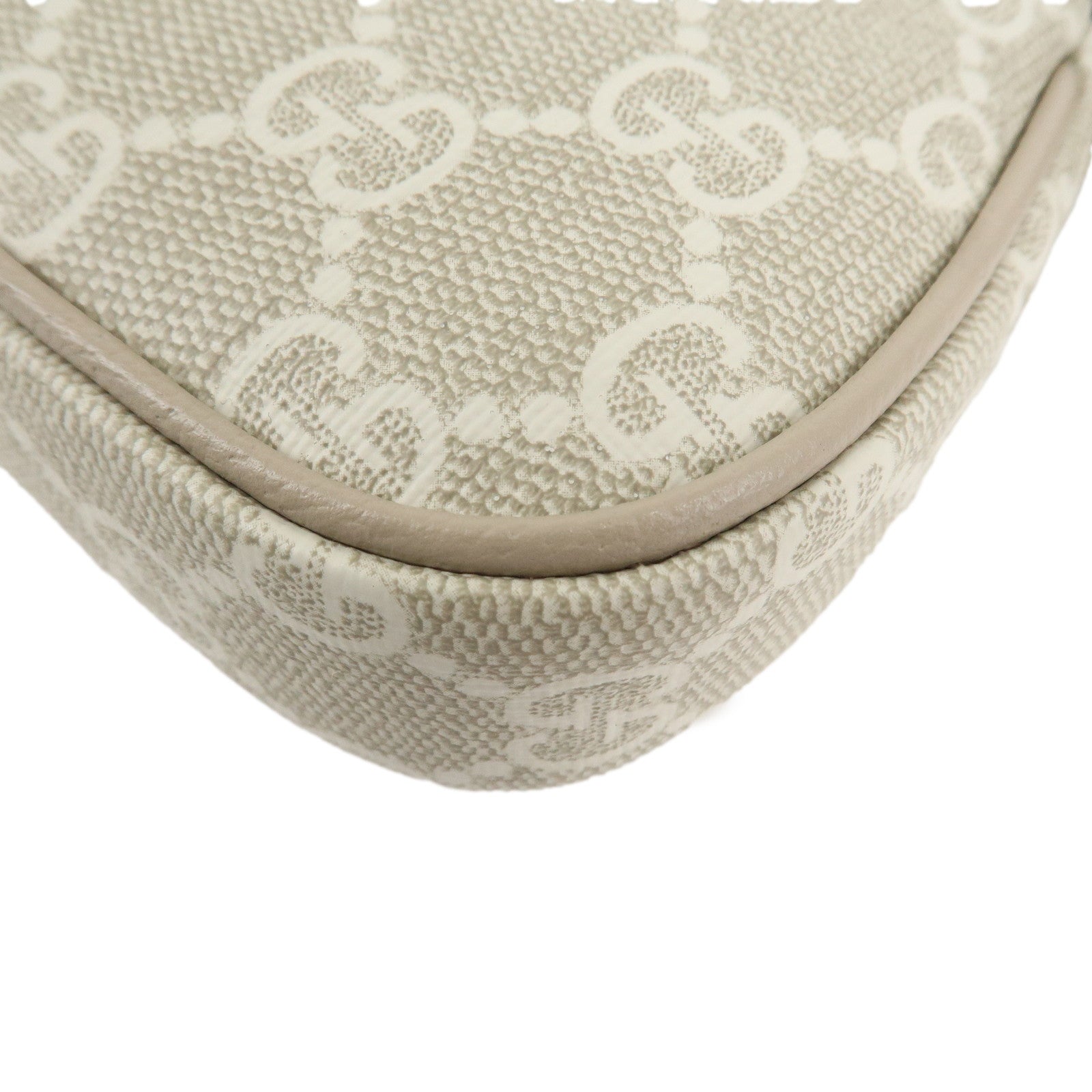 GUCCI Leather GG Supreme Chain Pouch Hand Bag Beige Brown 764960 Used