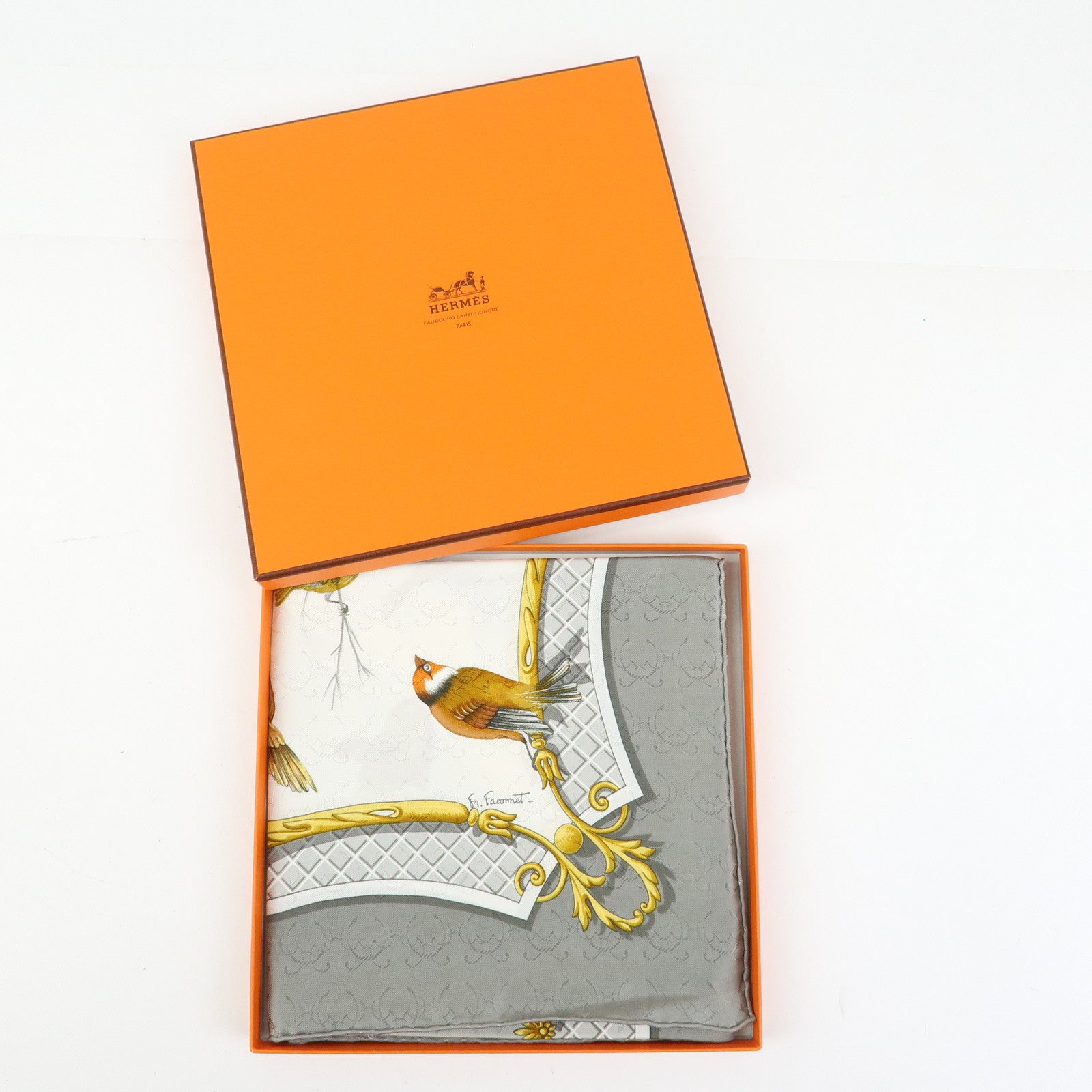 HERMES Carre 90 Silk 100% Scarf LA CLE des CHAMPS Gray Gold Brown