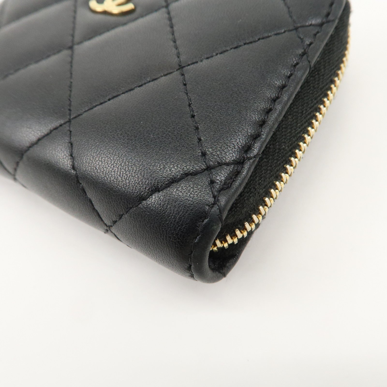 CHANEL Matelasse Lamb Skin Round Zippy Coin Case Black A84511 Used