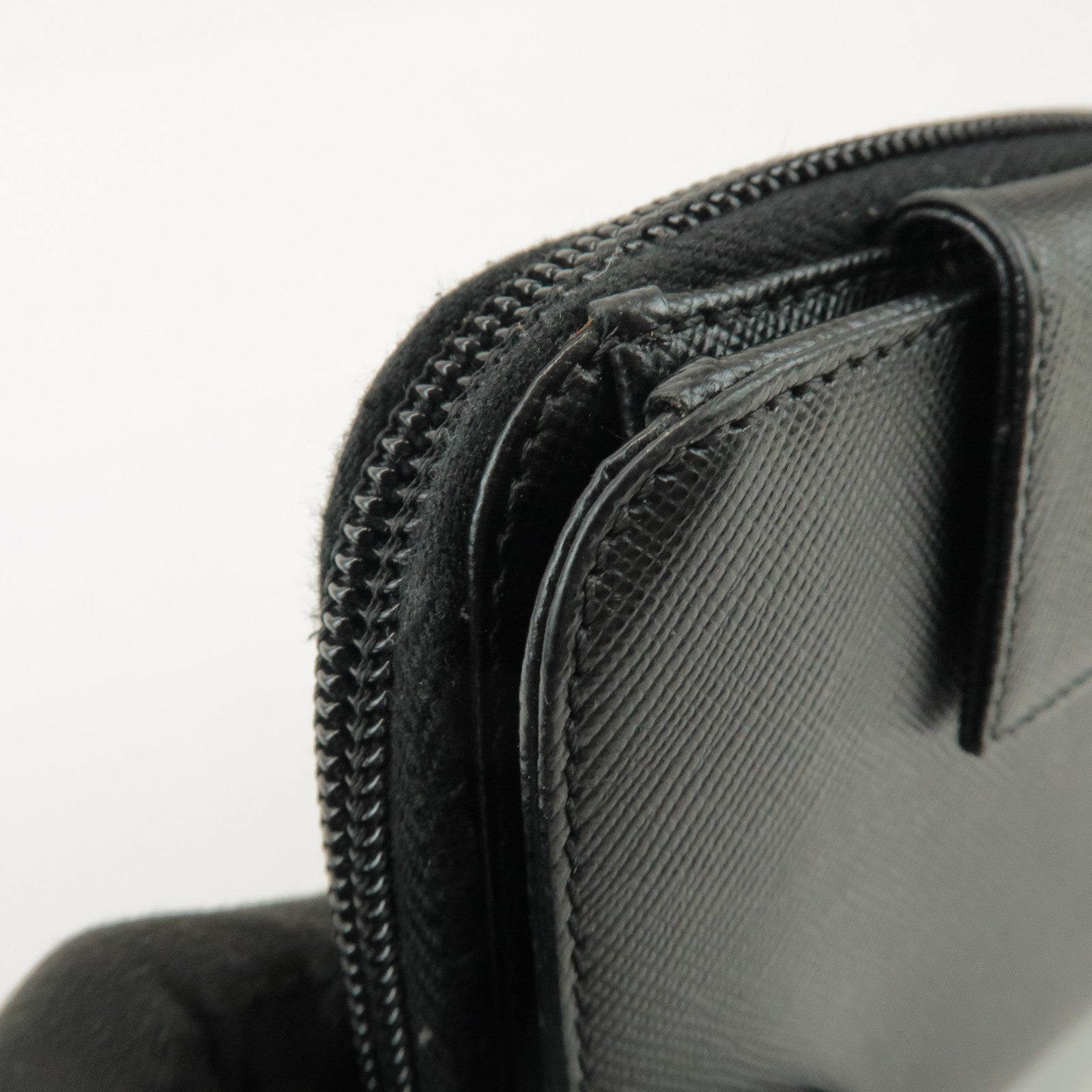 PRADA Logo Leather Round Zippy Bi-fold Wallet Black 1ML522