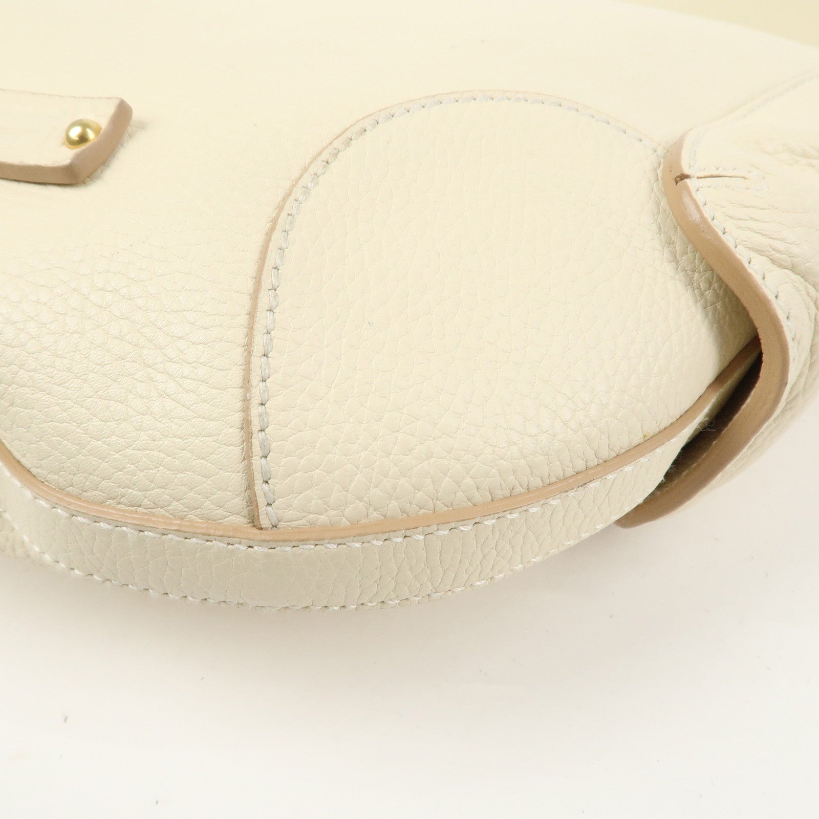 Ferragamo Gancini Logo Leather Shoulder Bag Hand Bag Ivory