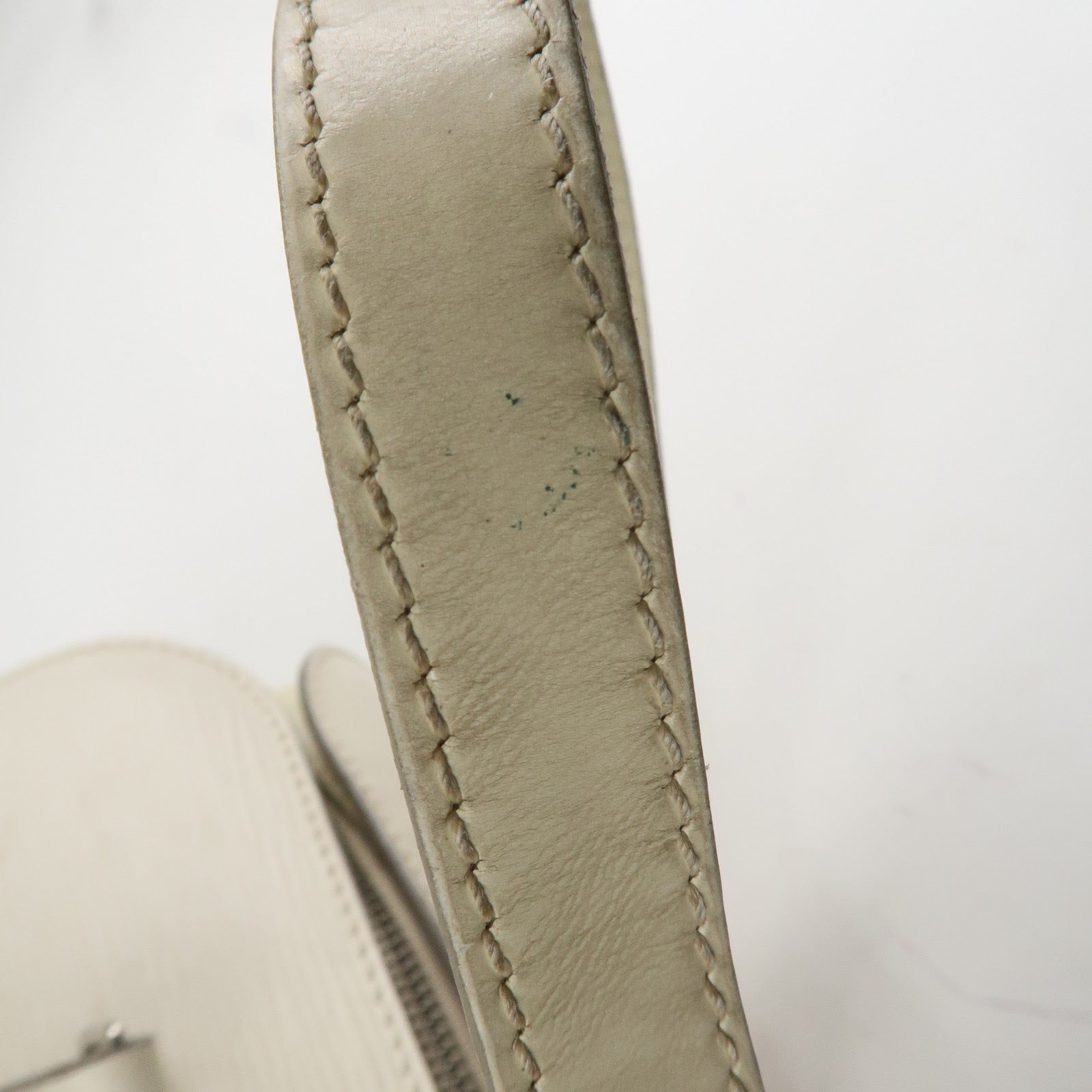 Louis Vuitton Epi Leather Soufflot Shoulder Bag Hand Bag Ivory White Used