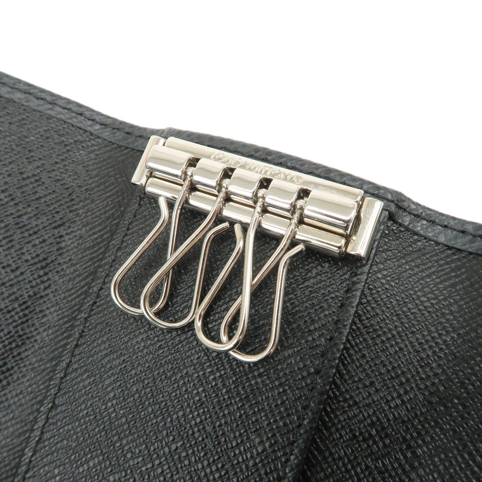 Louis Vuitton Taiga Leather Multicles 4 Key Case Ardoise M30522