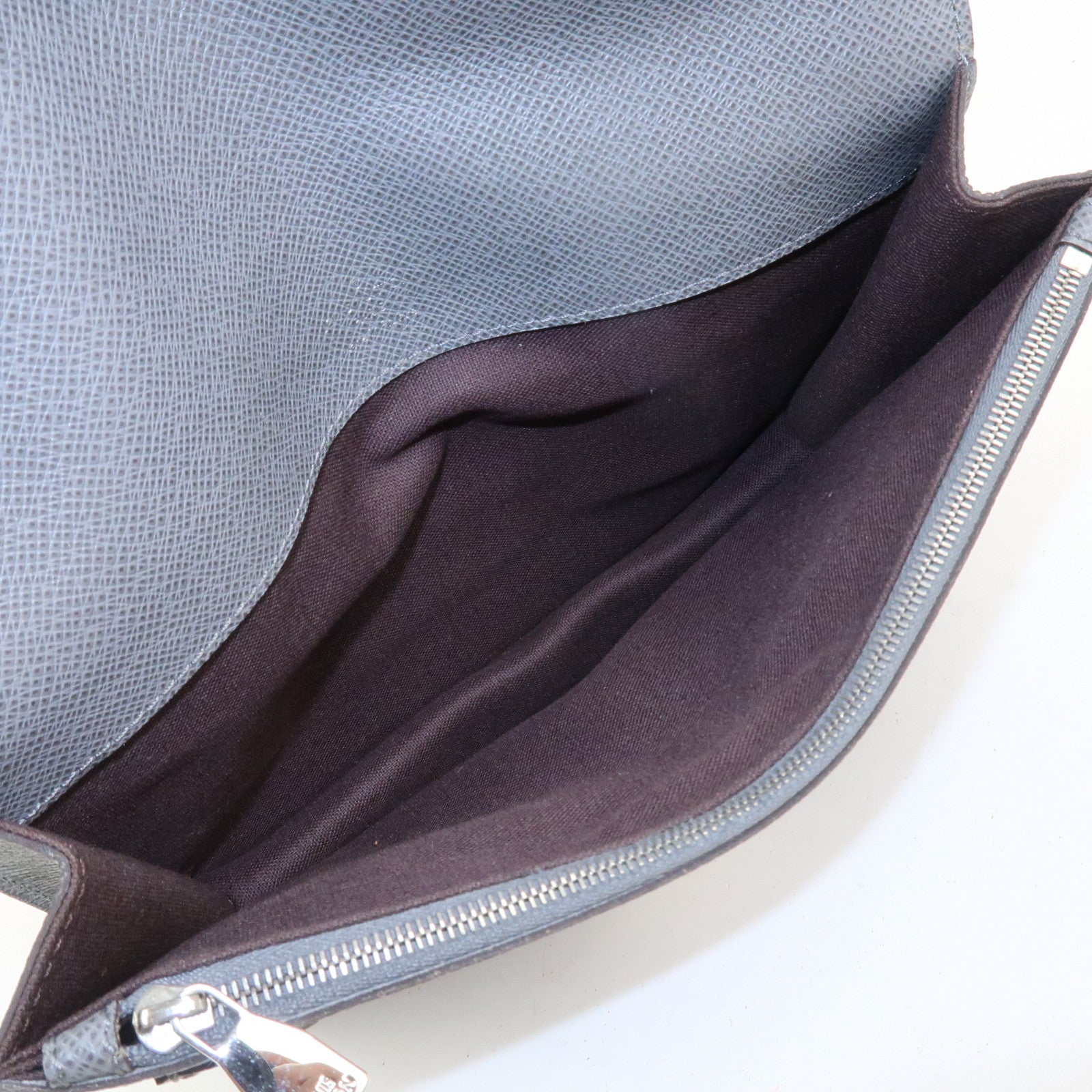Louis Vuitton Taiga Leather Neo Belaia Clutch Bag Glacier M32683