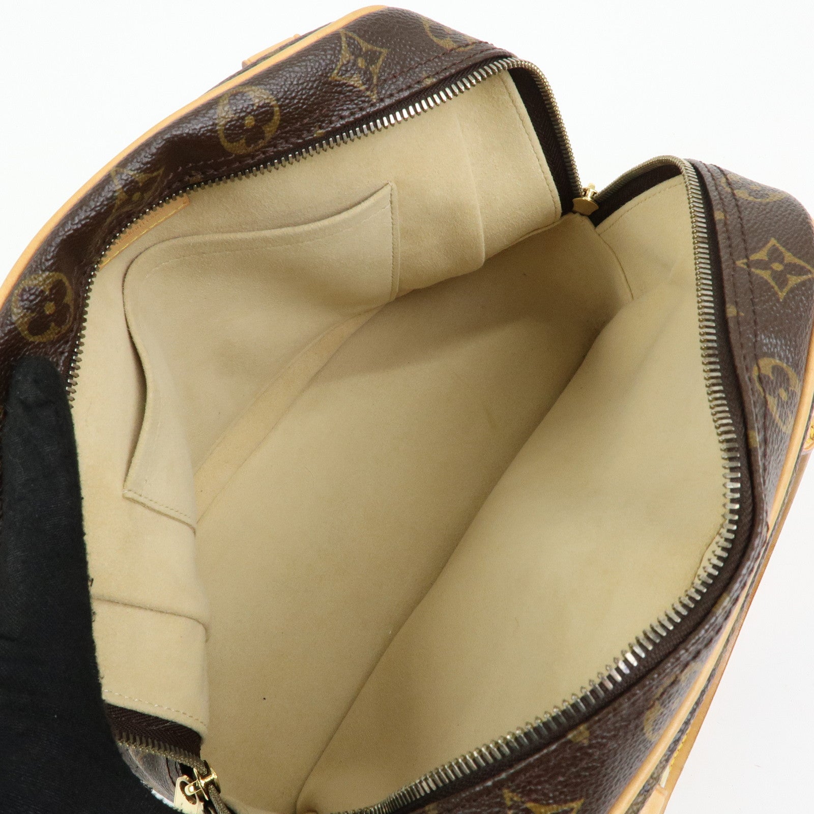 Louis Vuitton Monogram Manhattan PM Hand Bag Brown M40026