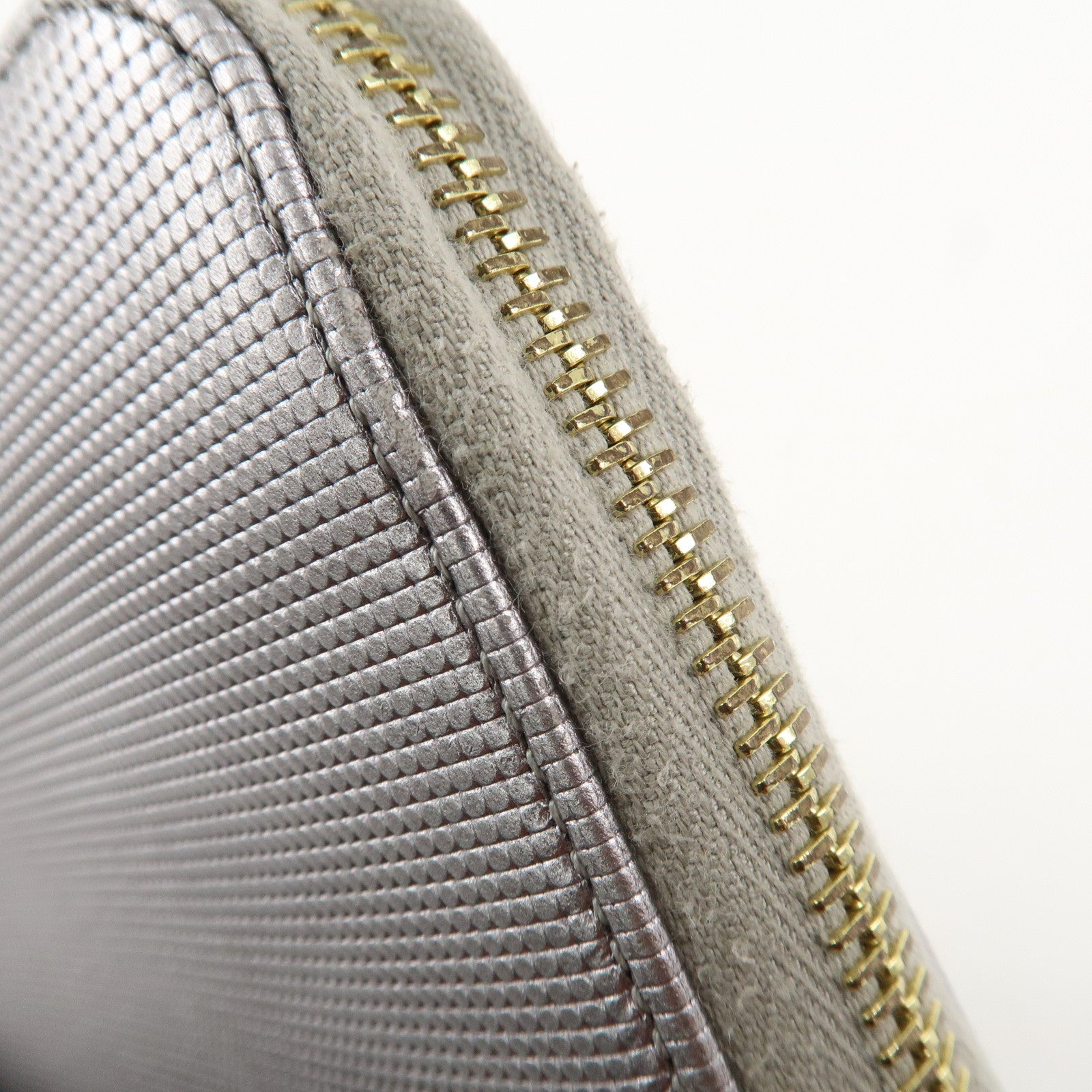 FENDI Leather Round Zippy Long Wallet Silver 8M0024 Used