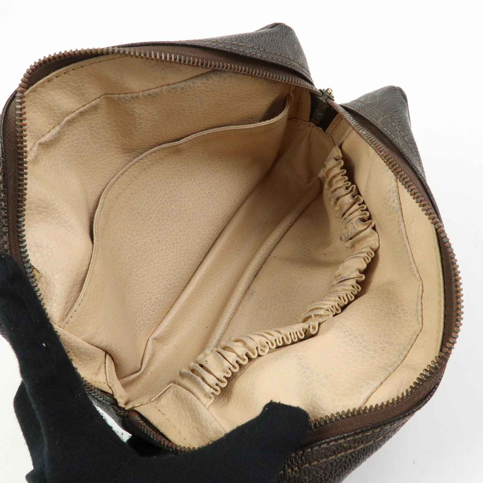 Louis Vuitton Monogram Trousse Toilette 23 Cosmetic Pouch M47524