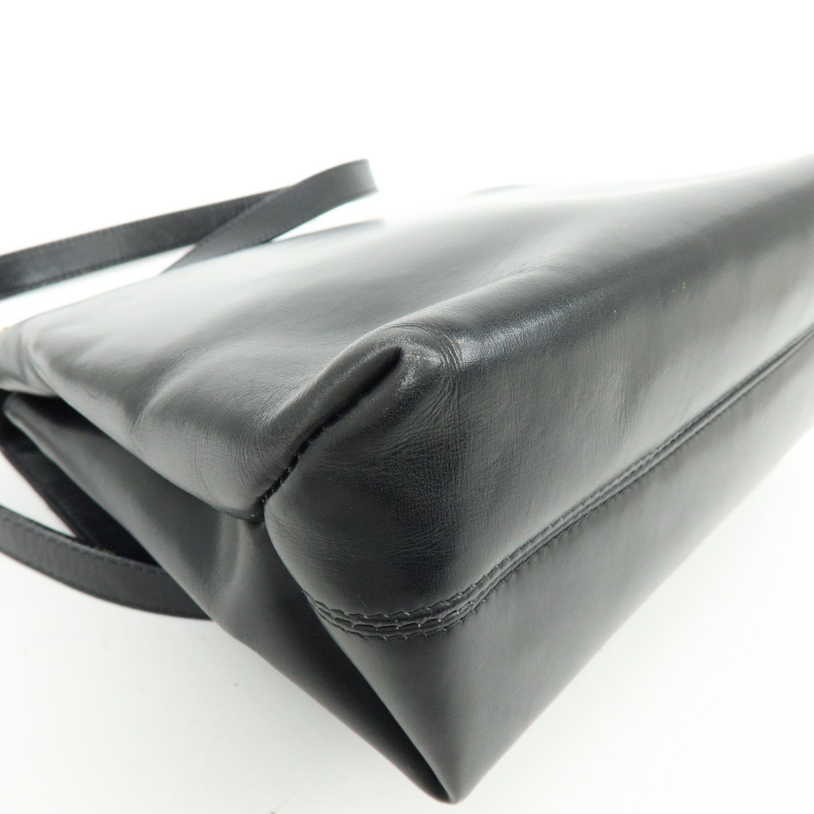 Ferragamo Gancini Leather Shoulder Bag Crossbody Bag Black