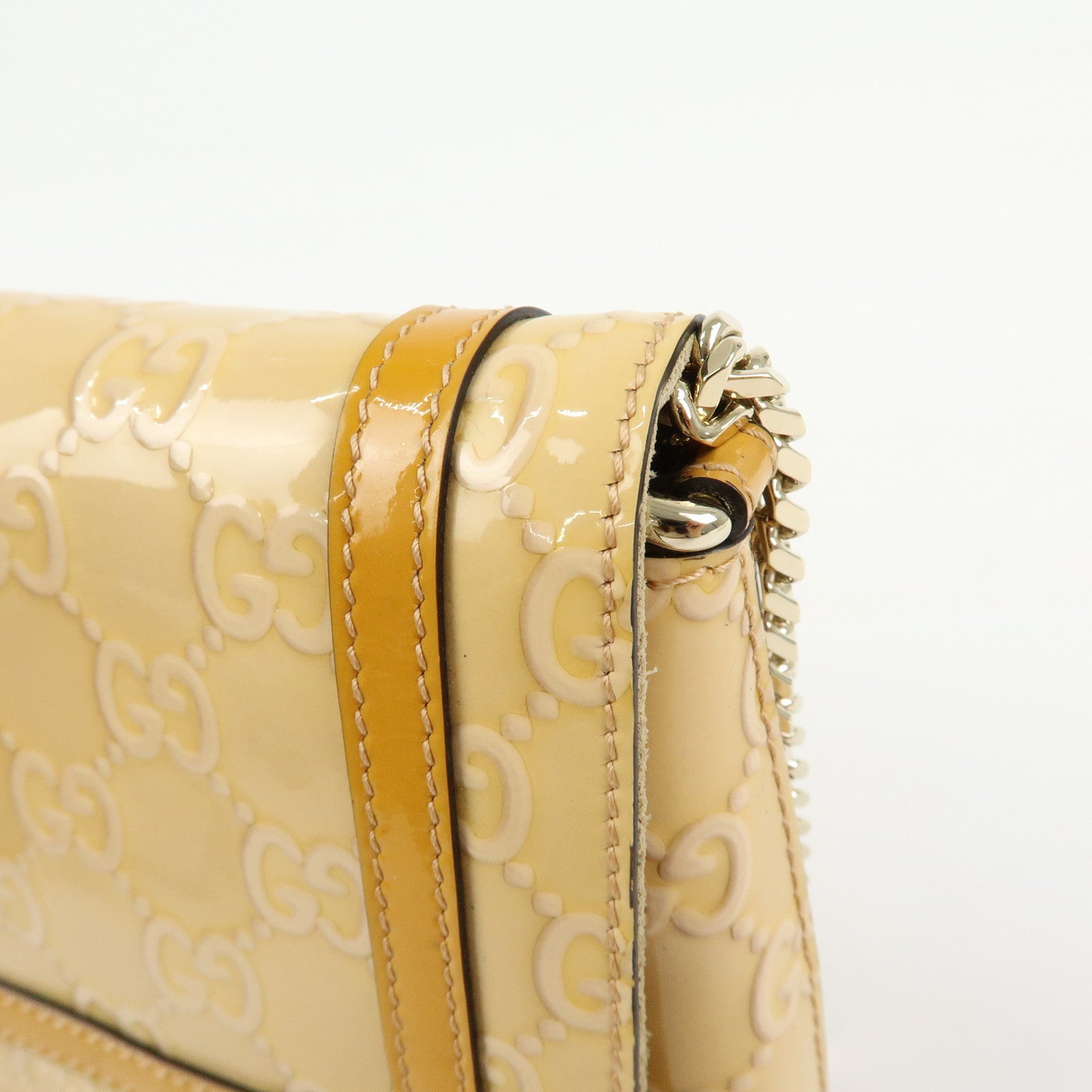 GUCCI InterlockingG Lovely Heart Patent Leather Broadway Bag 257611