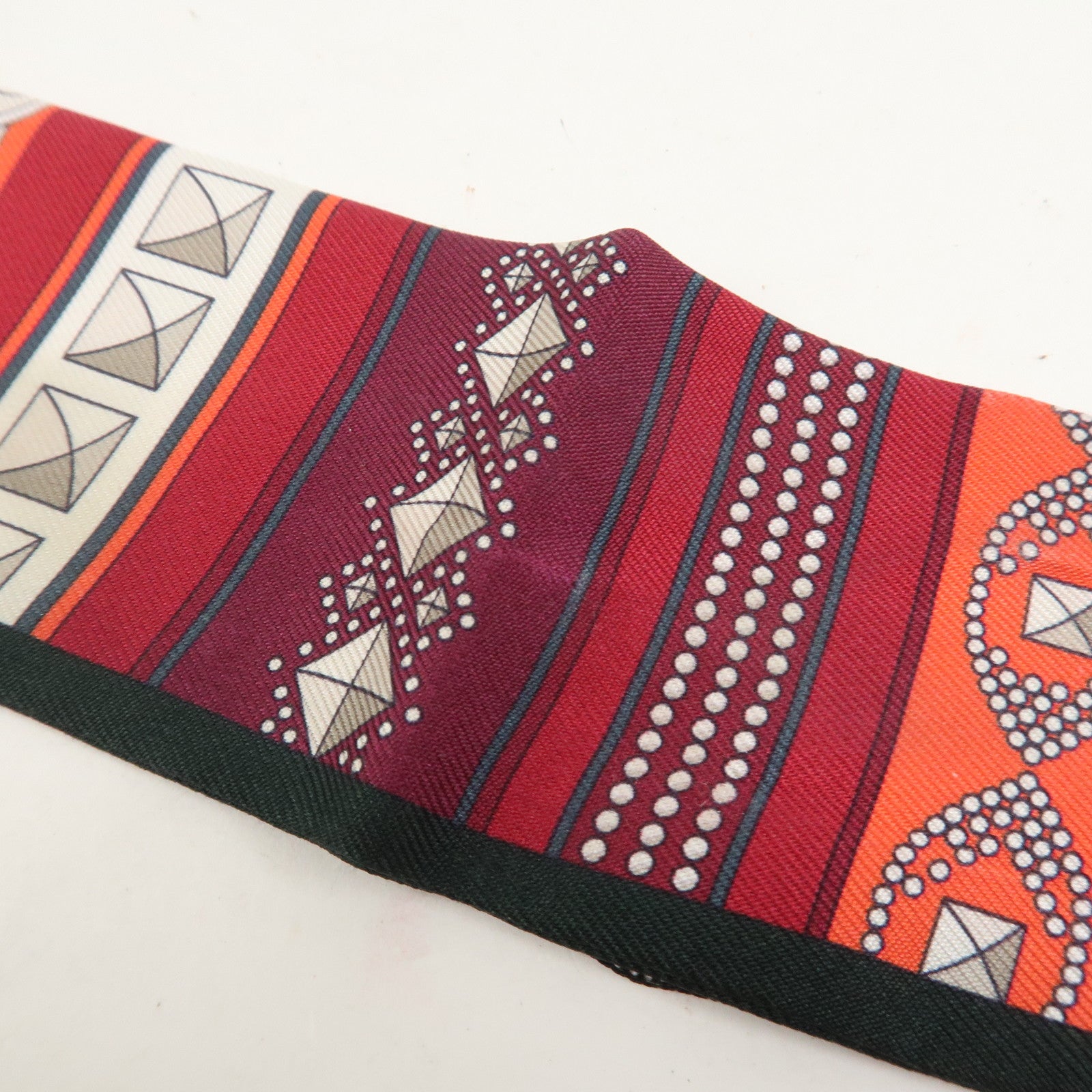 HERMES Twilly Silk 100% Scarf COLLIERS DE CHIENS REMIX Green Red