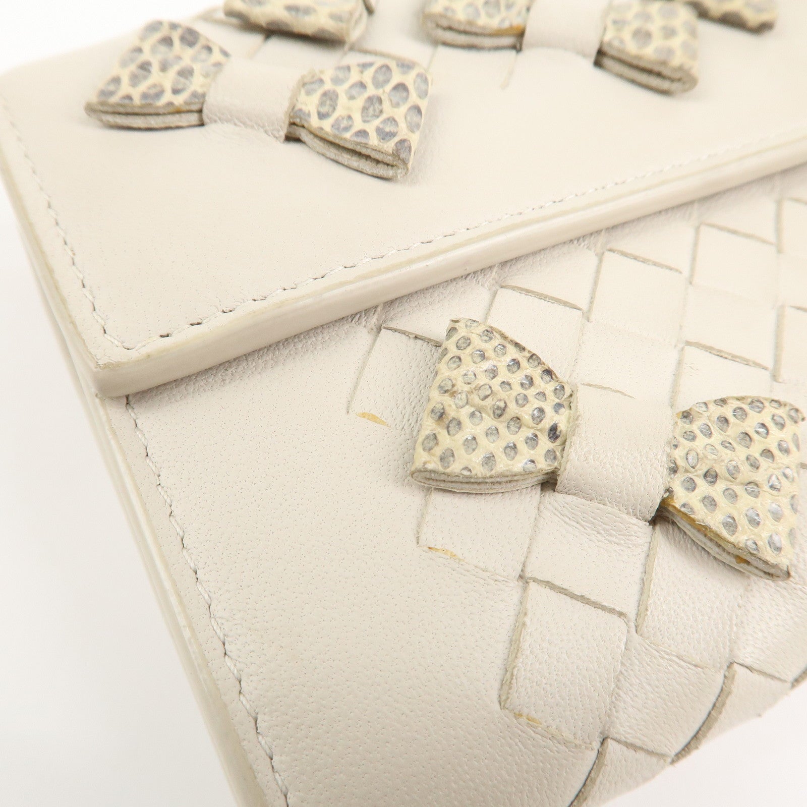 BOTTEGA VENETA Intrecciato Leather Long Wallet Ribbon Ivory Used