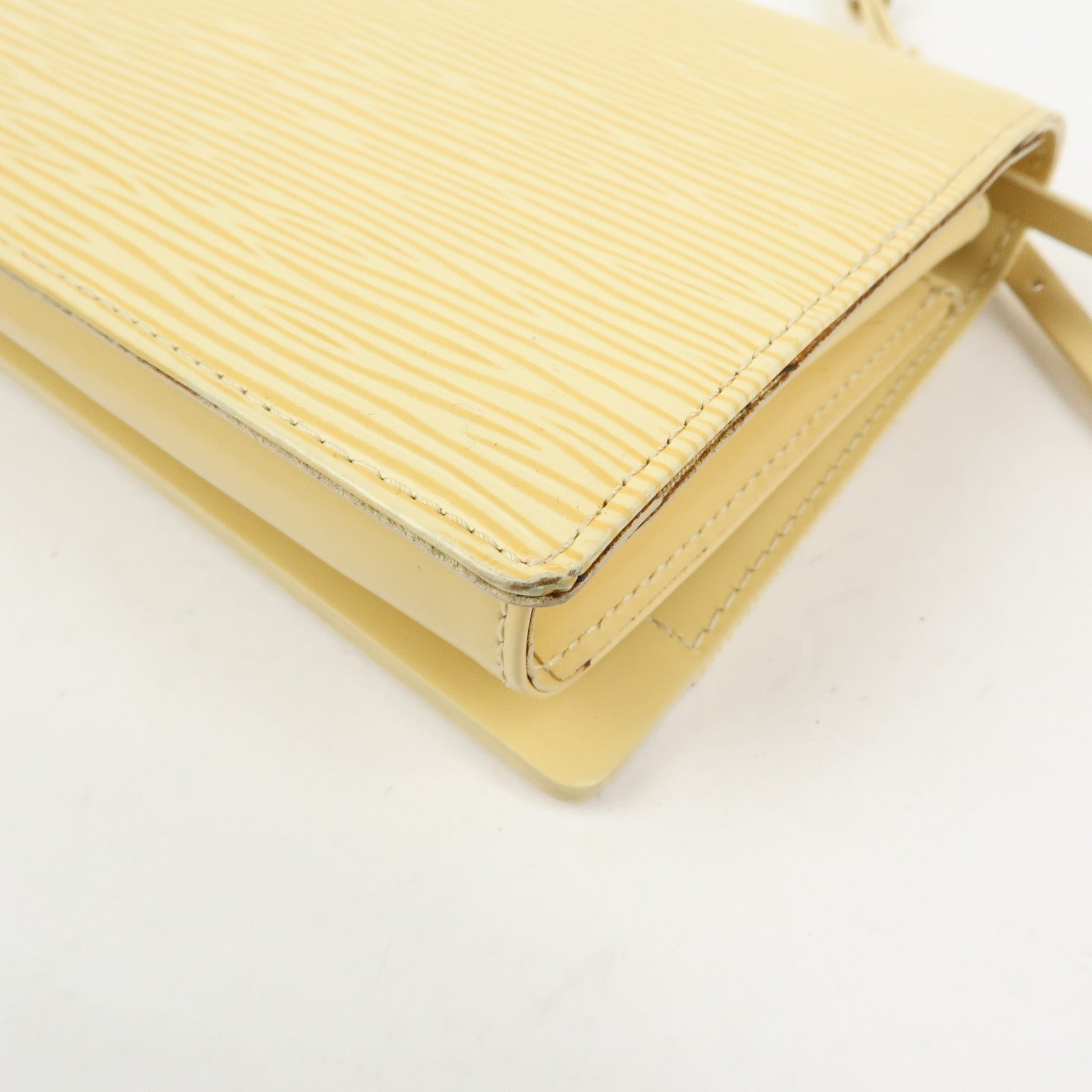 Louis Vuitton Epi Leather Honfleur Shoulder Bag Vanilla M5273A