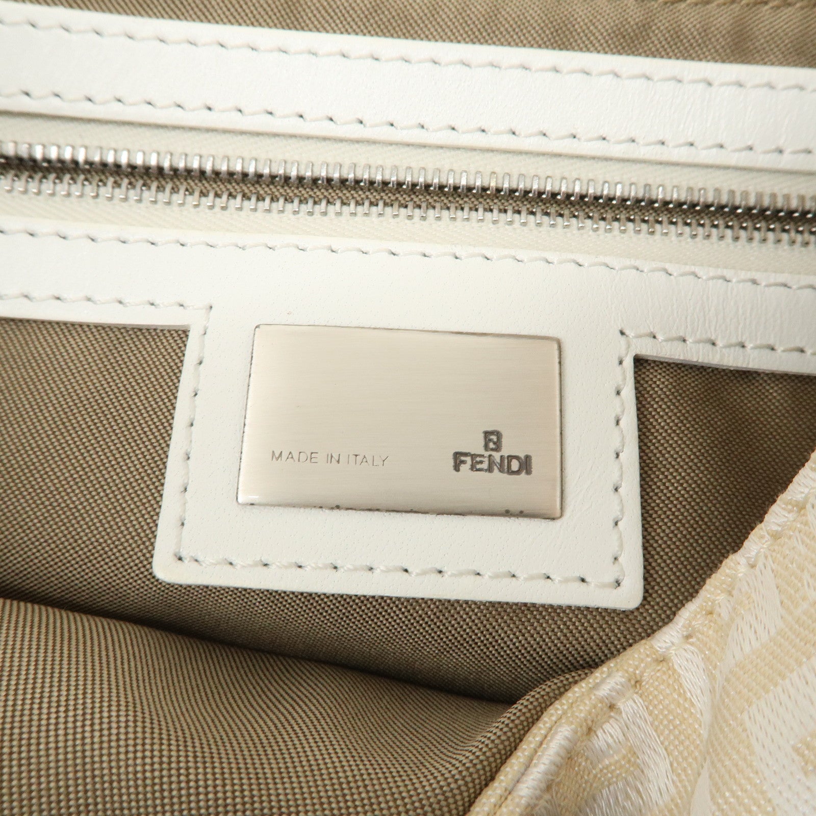 FENDI Mamma Baguette Zucchino Leather Shoulder Bag White 8BR000