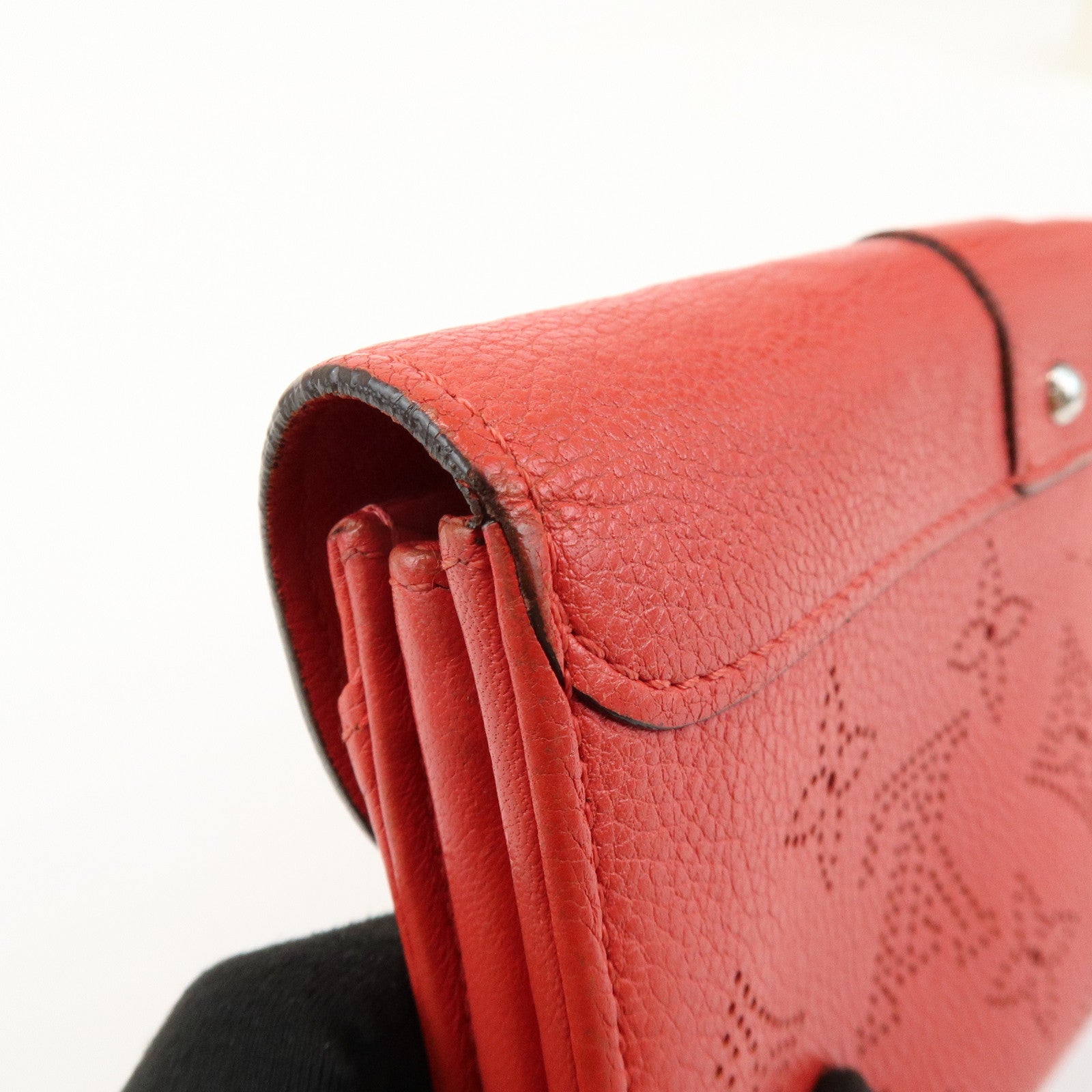 Louis Vuitton Mahina Leather Portefeuille Iris Long Wallet M58161