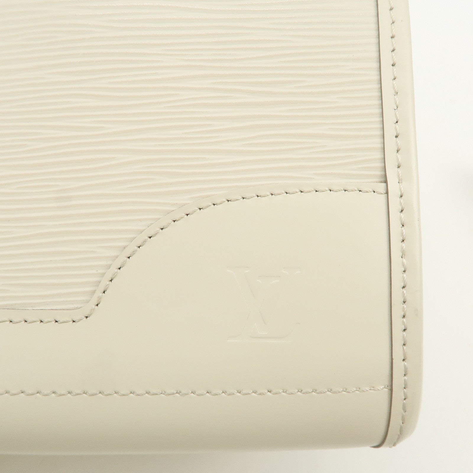 Louis Vuitton Epi Madeleine PM Hand Bag Ivoire White M5933J