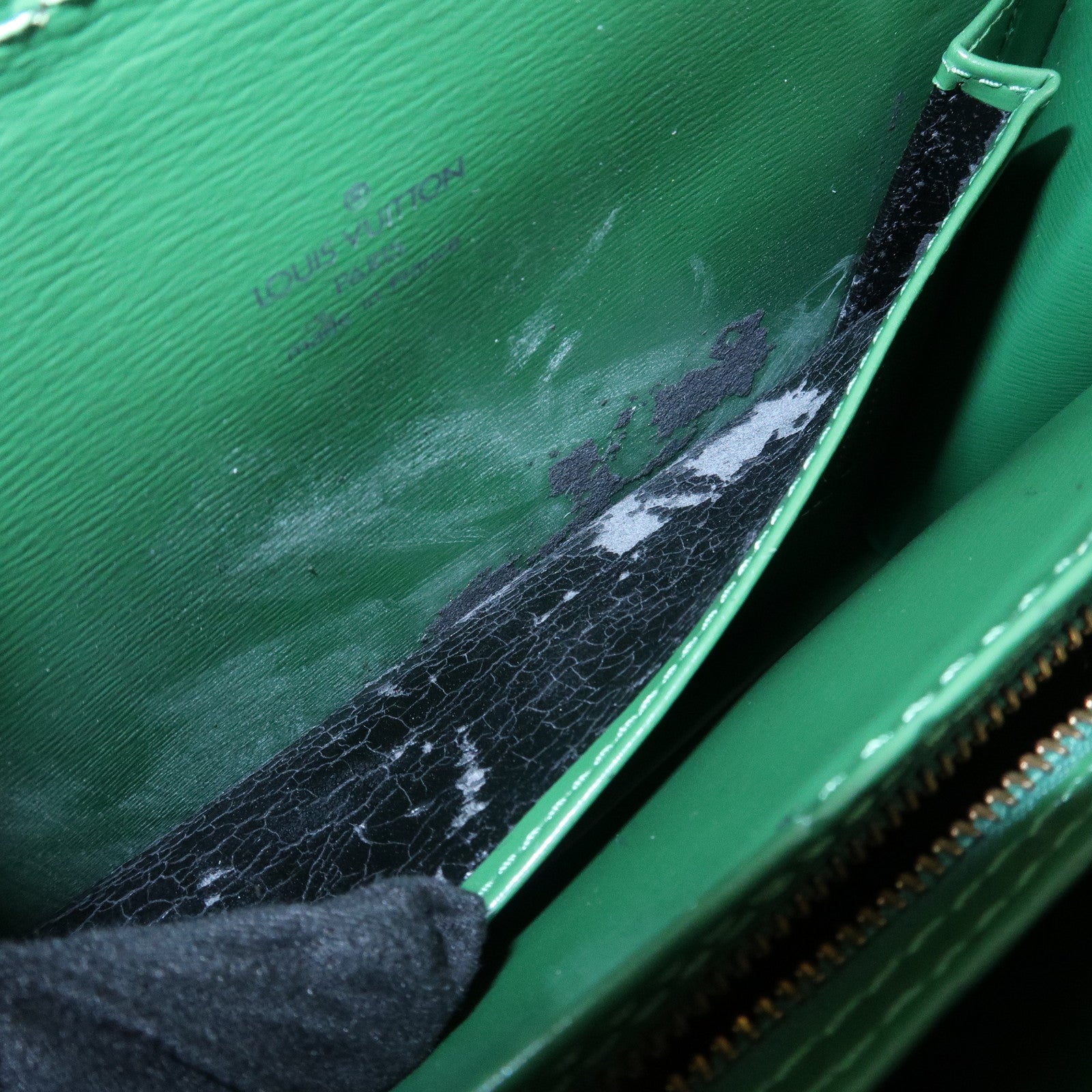Louis Vuitton Epi Capucines Leather Shoulder Bag BorneoGreen M52344