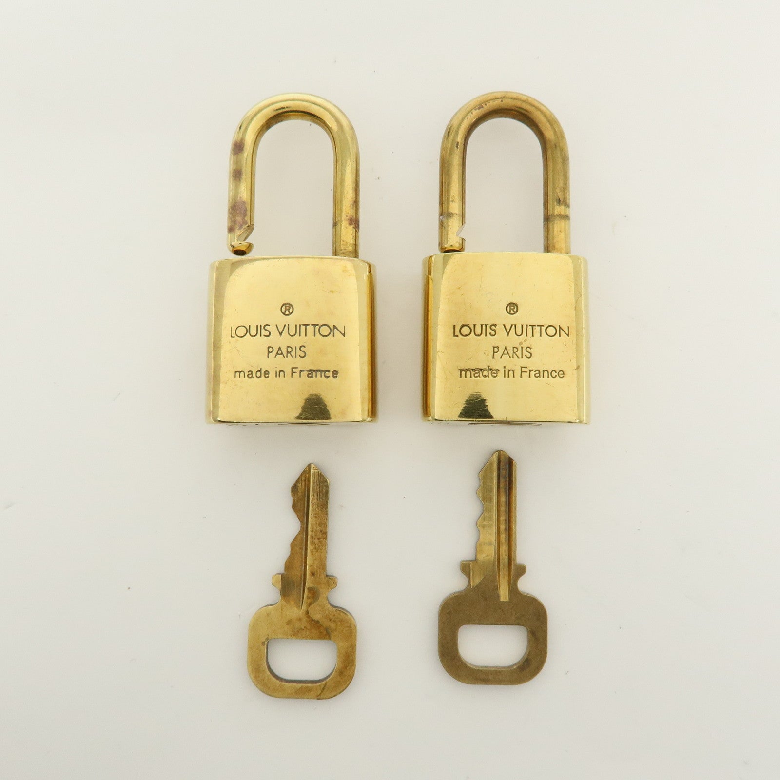 Louis Vuitton Set of 10 Lock & Key Cadena Key Lock Used