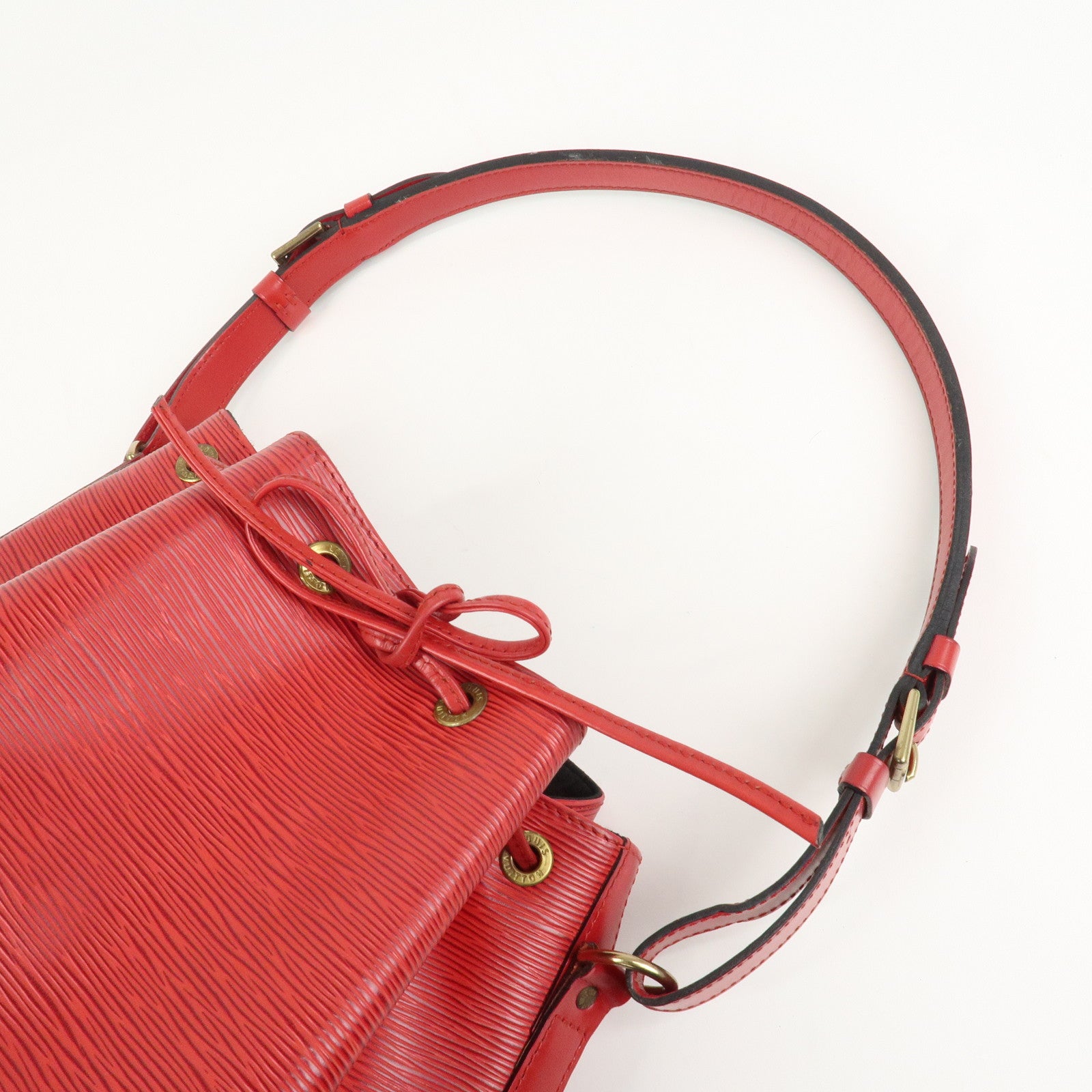 Louis Vuitton Epi Petit Noe Shoulder Bag Castilian Red M44107