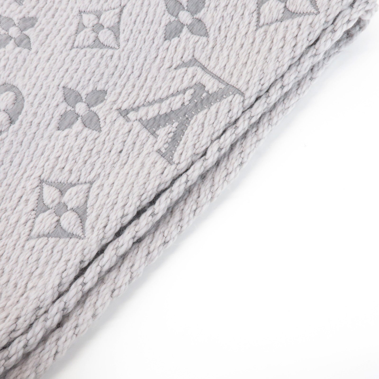 Louis Vuitton Monogram Escharp Logomania Scarf Gris Perle M74742