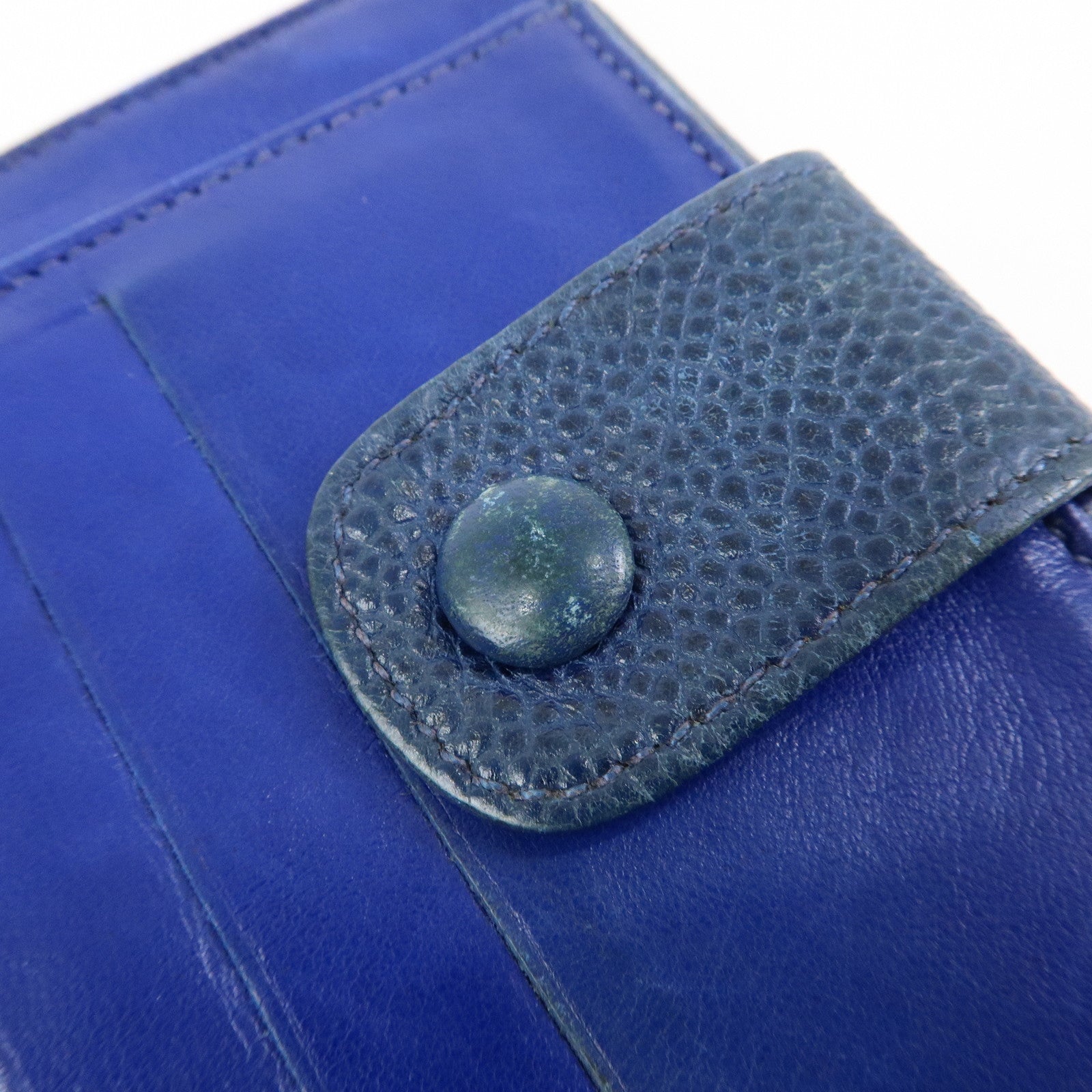 CHANEL COCO Mark Caviarskin W Hook Compact Wallet Navy A01427