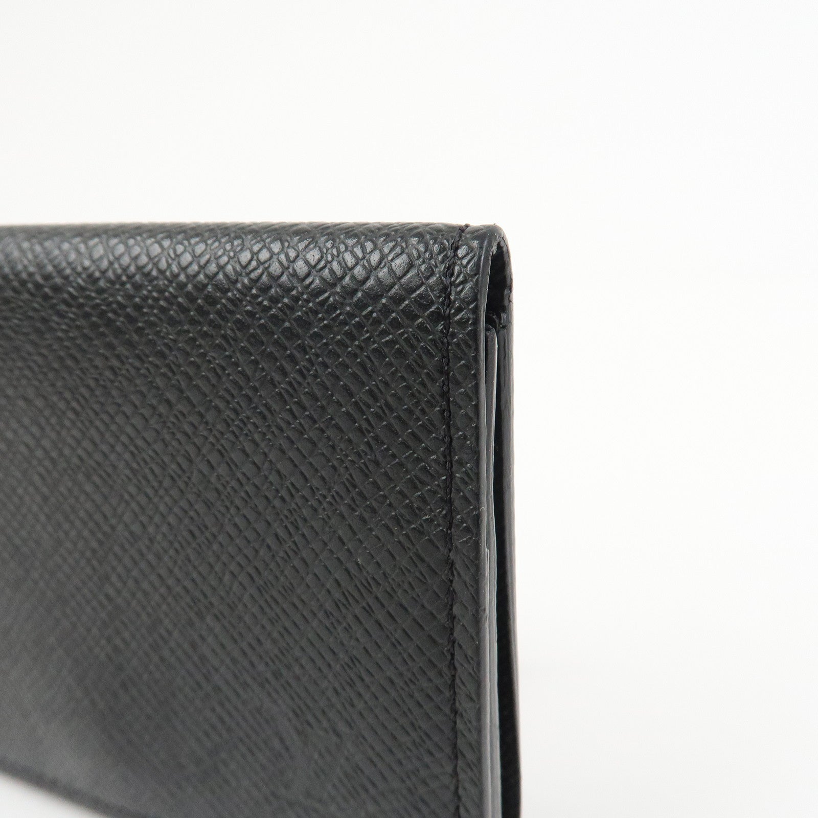 Louis Vuitton Taiga Envelope Carte de Visite NM Card Case M64595