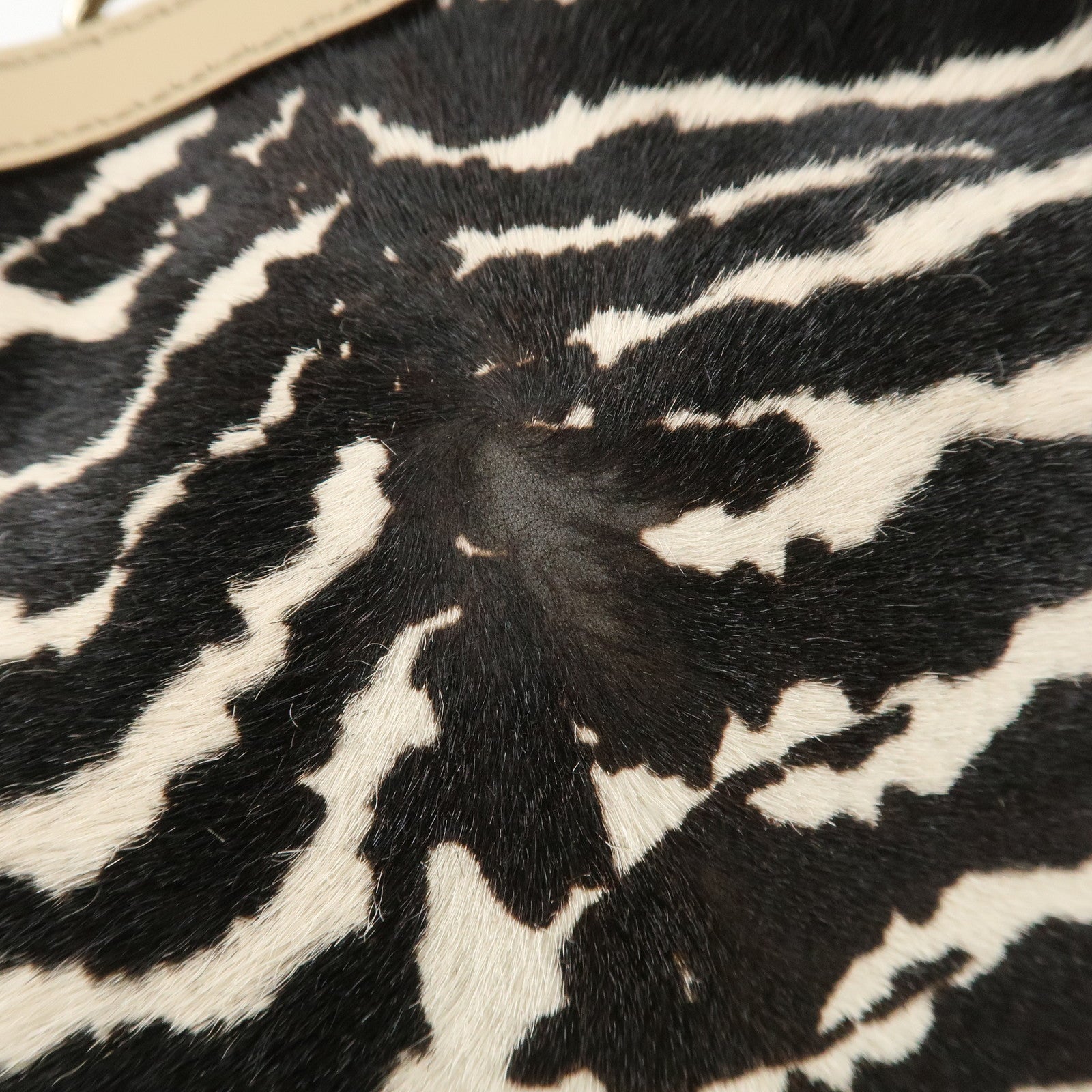 GUCCI Craft Unborn Calf Leather Tote Bag Zebra Pattern Beige 23793 Used