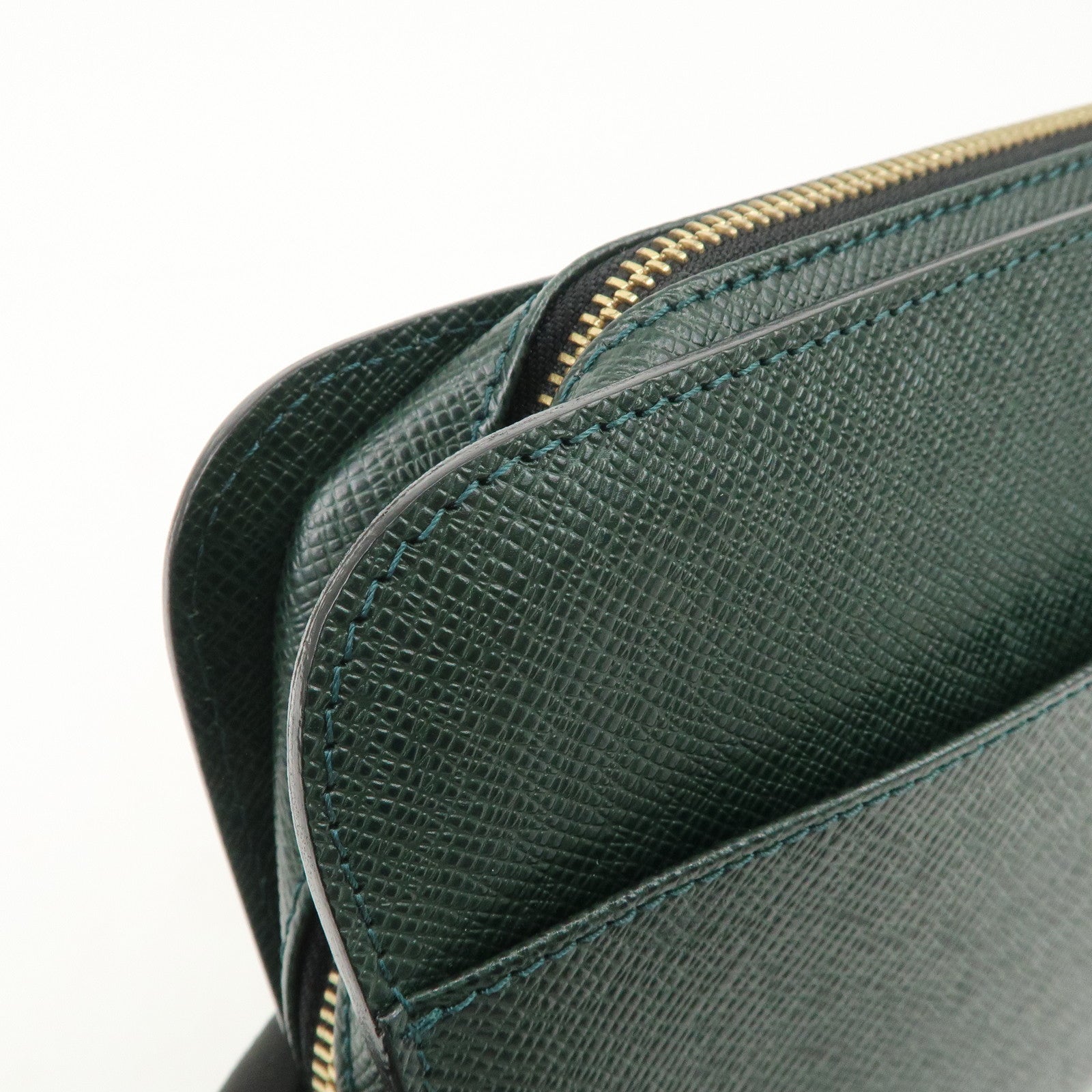 Louis Vuitton Taiga Baikal Clutch Bag Pouch Epicea M30184 Used