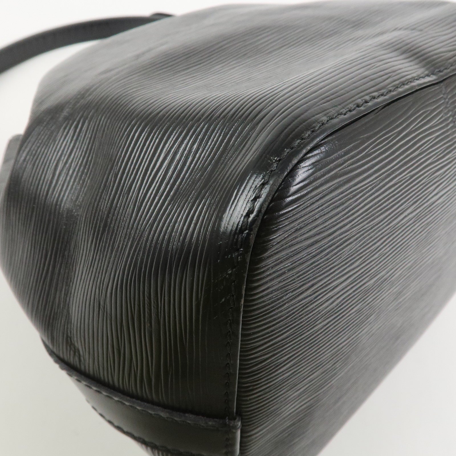 Louis Vuitton Epi Petit Noe Shoulder Bag Noir Black M44102