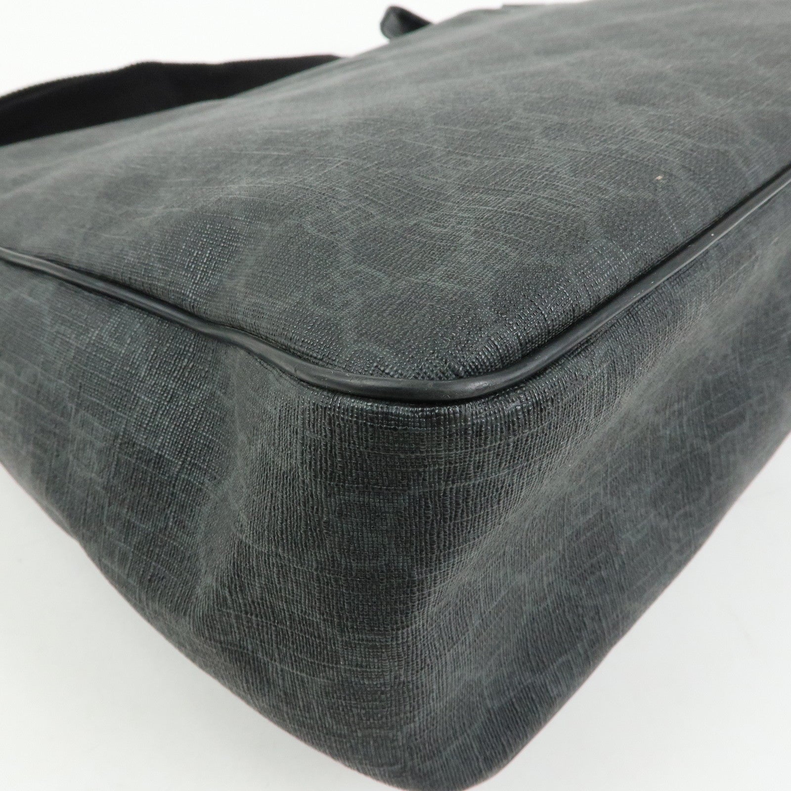 GUCCI GG Supreme Leather Shoulder Bag Crossbody Bag Black 169935