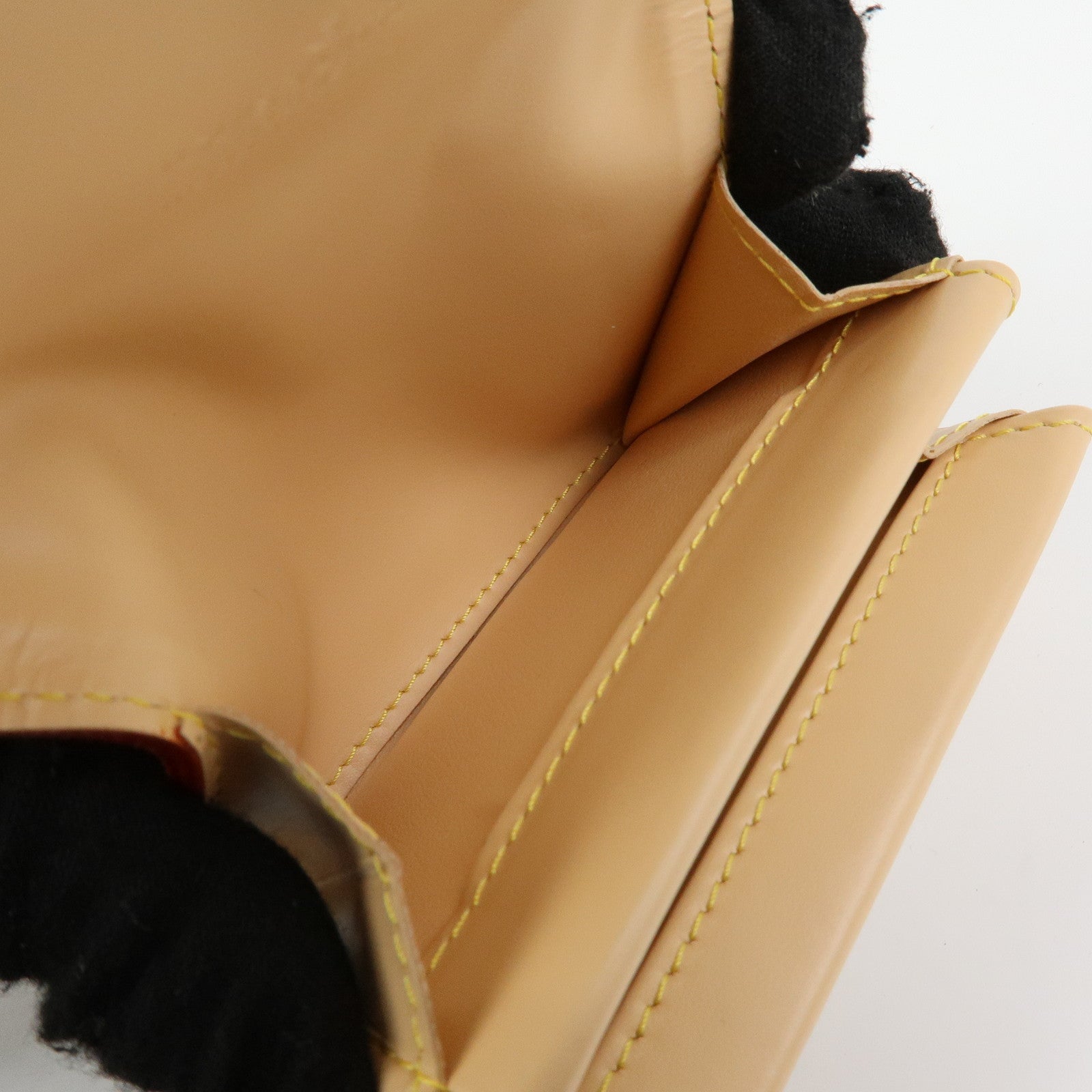 Louis Vuitton Monogram Porte Monnaie Plat Coin Case Blanc M92657