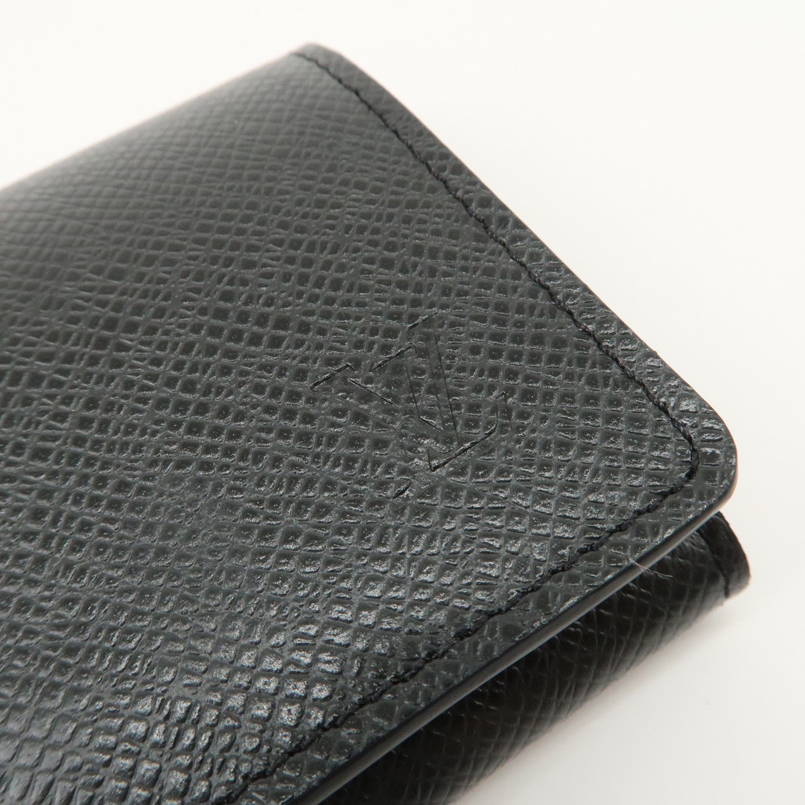 Louis Vuitton Taiga Envelope Carte de Visite NM Card Case M64595