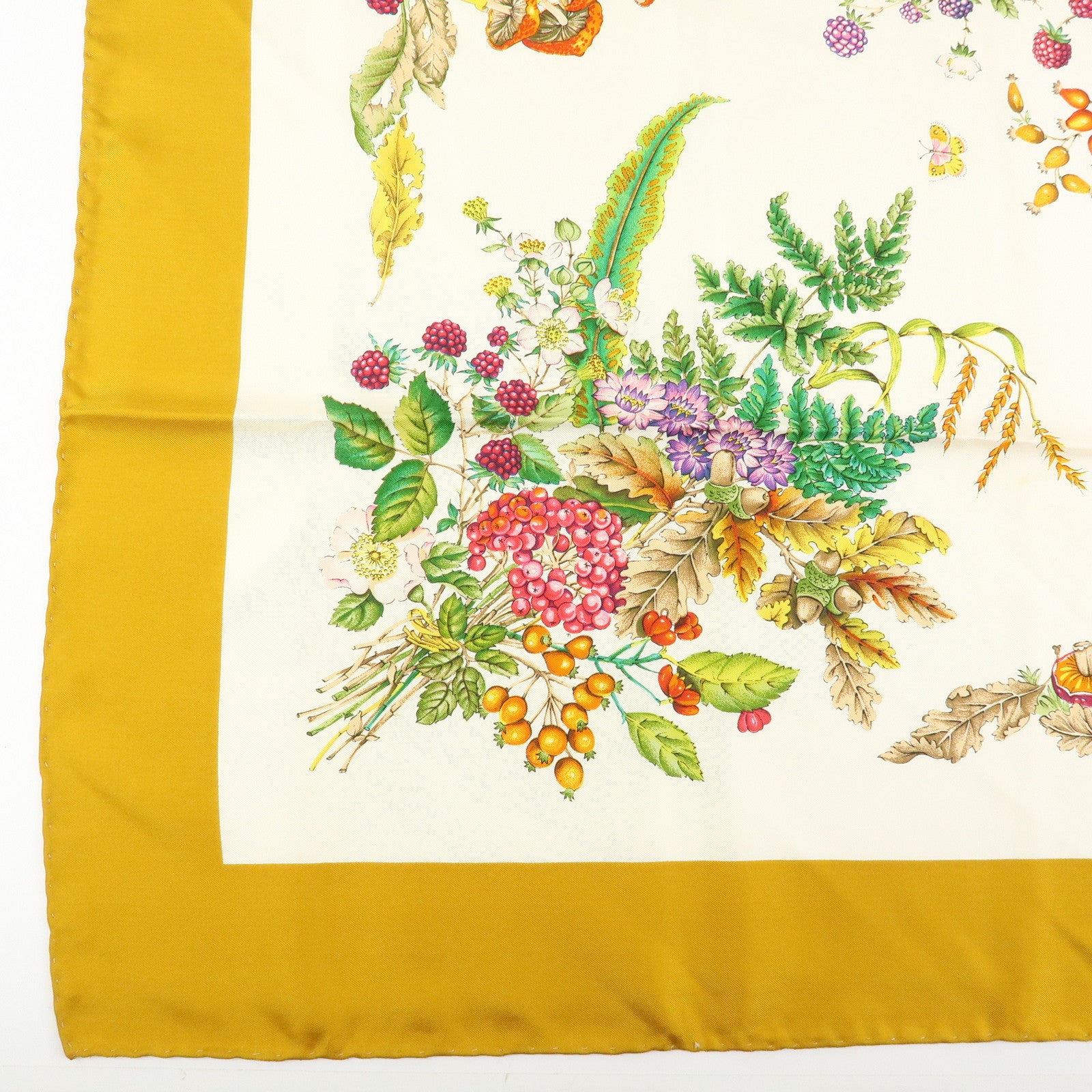 GUCCI Silk 100% Scarf Botanical Garden Mastard Yellow White