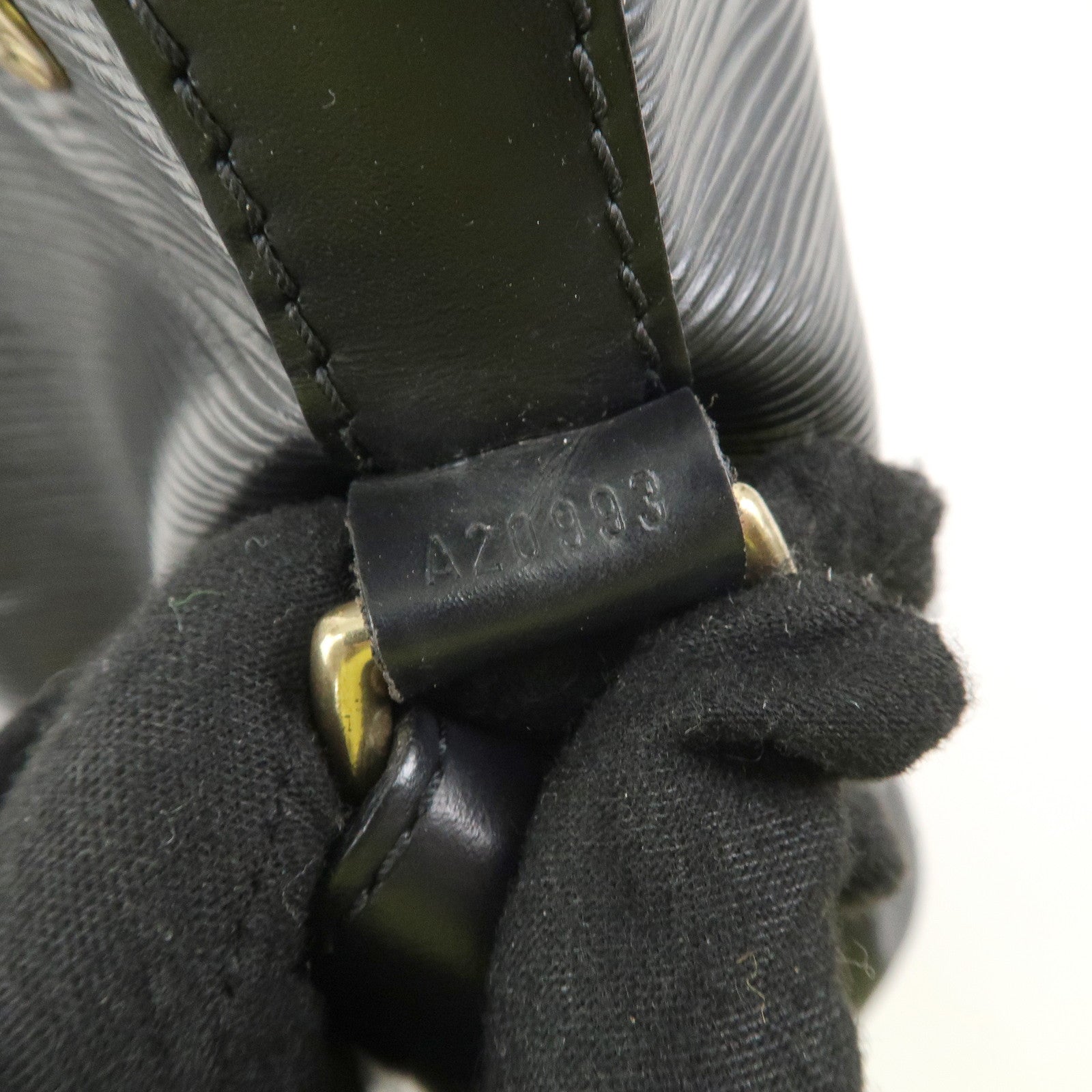 Louis Vuitton Epi Petit Noe Shoulder Bag Noir Black M44102
