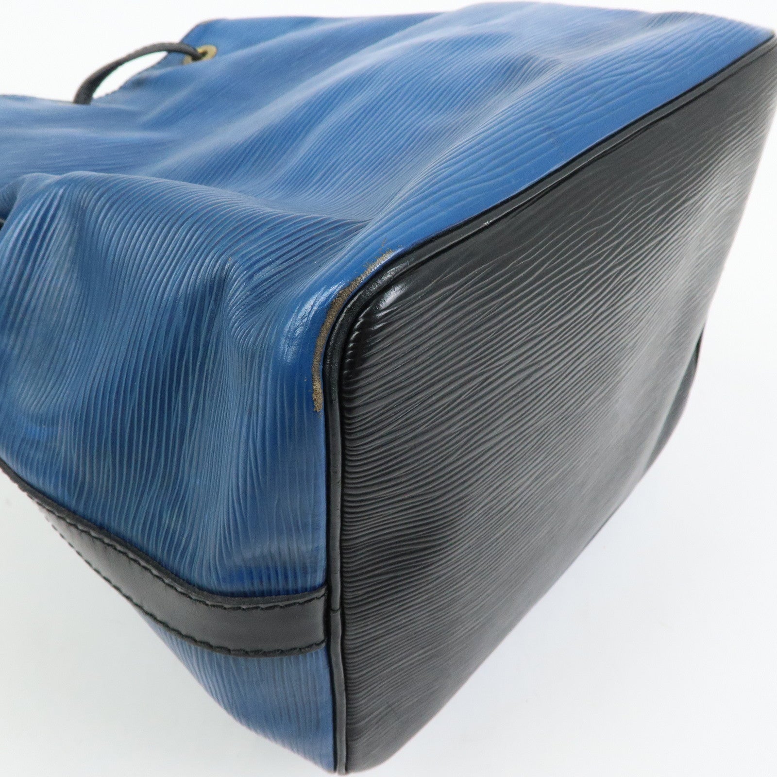 Louis Vuitton Epi Petit Noe Bi-color Shoulder Bag Noir Blue M44152