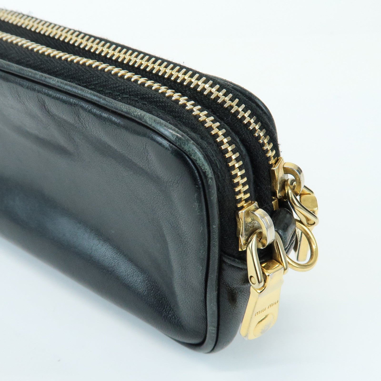 MIU MIU Lamb Skin Studs Cosmetic Pouch Accessoires Pouch Black