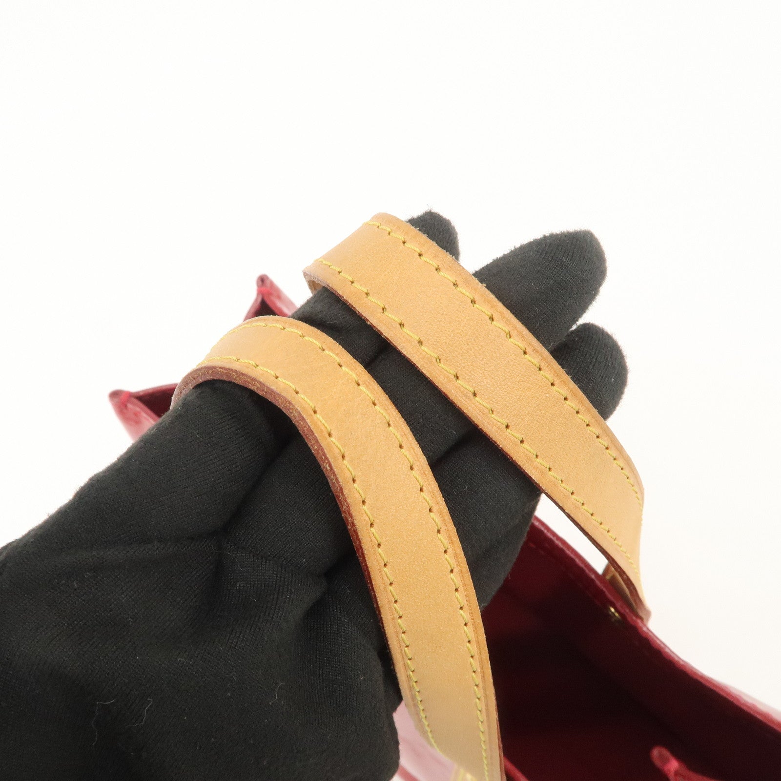 Louis Vuitton Vernis Lead PM Hand Bag Pomme d'Amour M91990