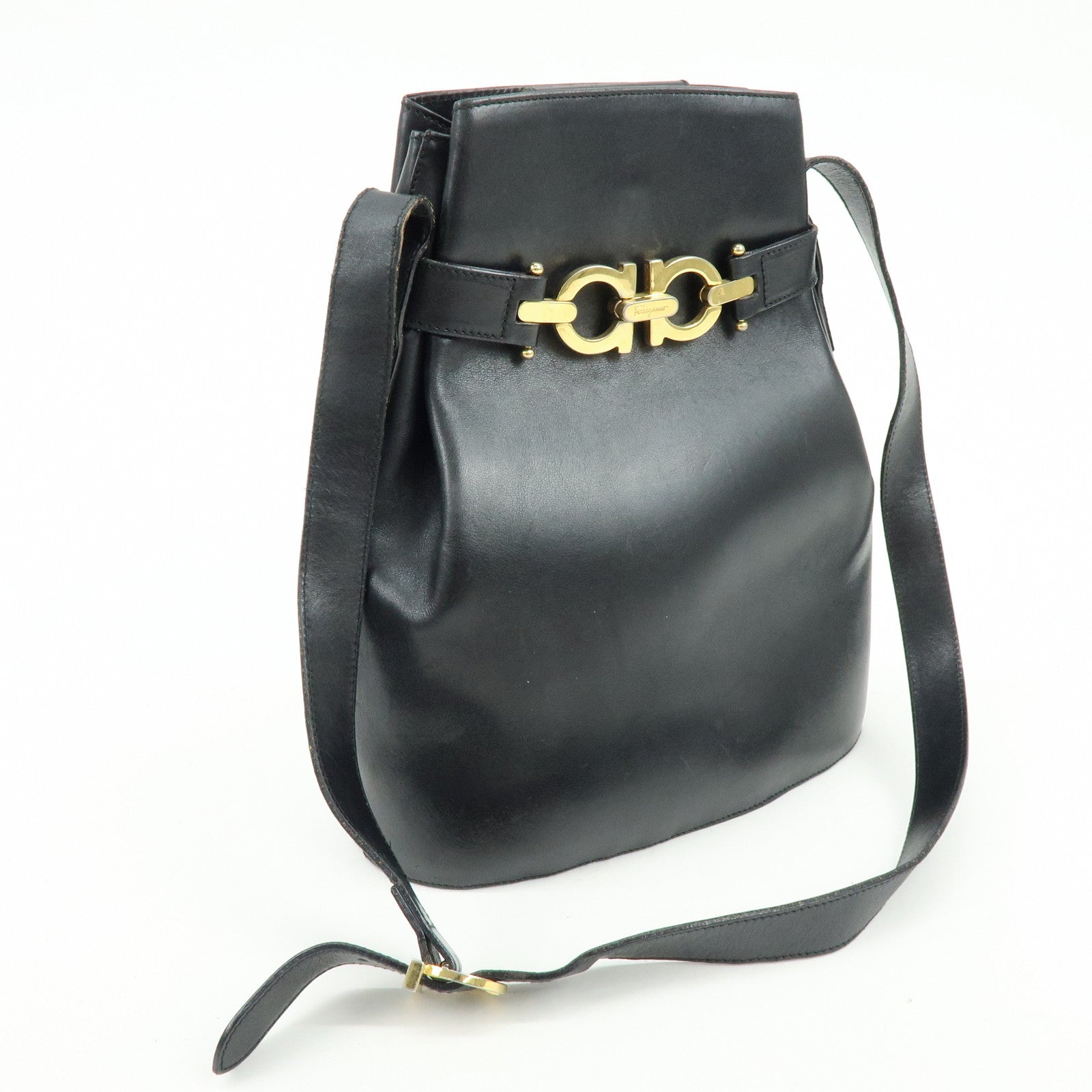 Ferragamo Gancini Leather Shoulder Bag Hand Bag Black