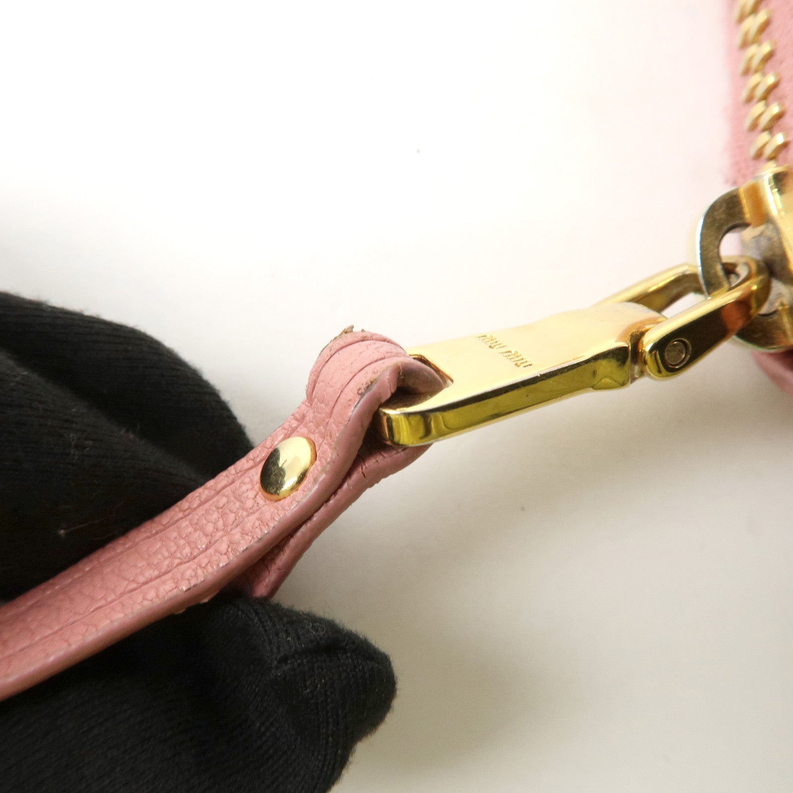 MIU MIU Leather Round Zippy Wallet Long Wallet Pink 5ML506 Used
