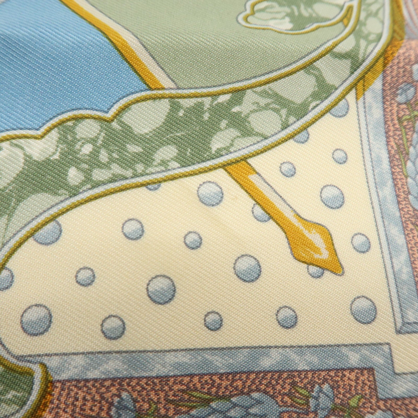 HERMES Carre 40 Silk 100% GLORIA SOLI Scarf Ivory Green Multicolor