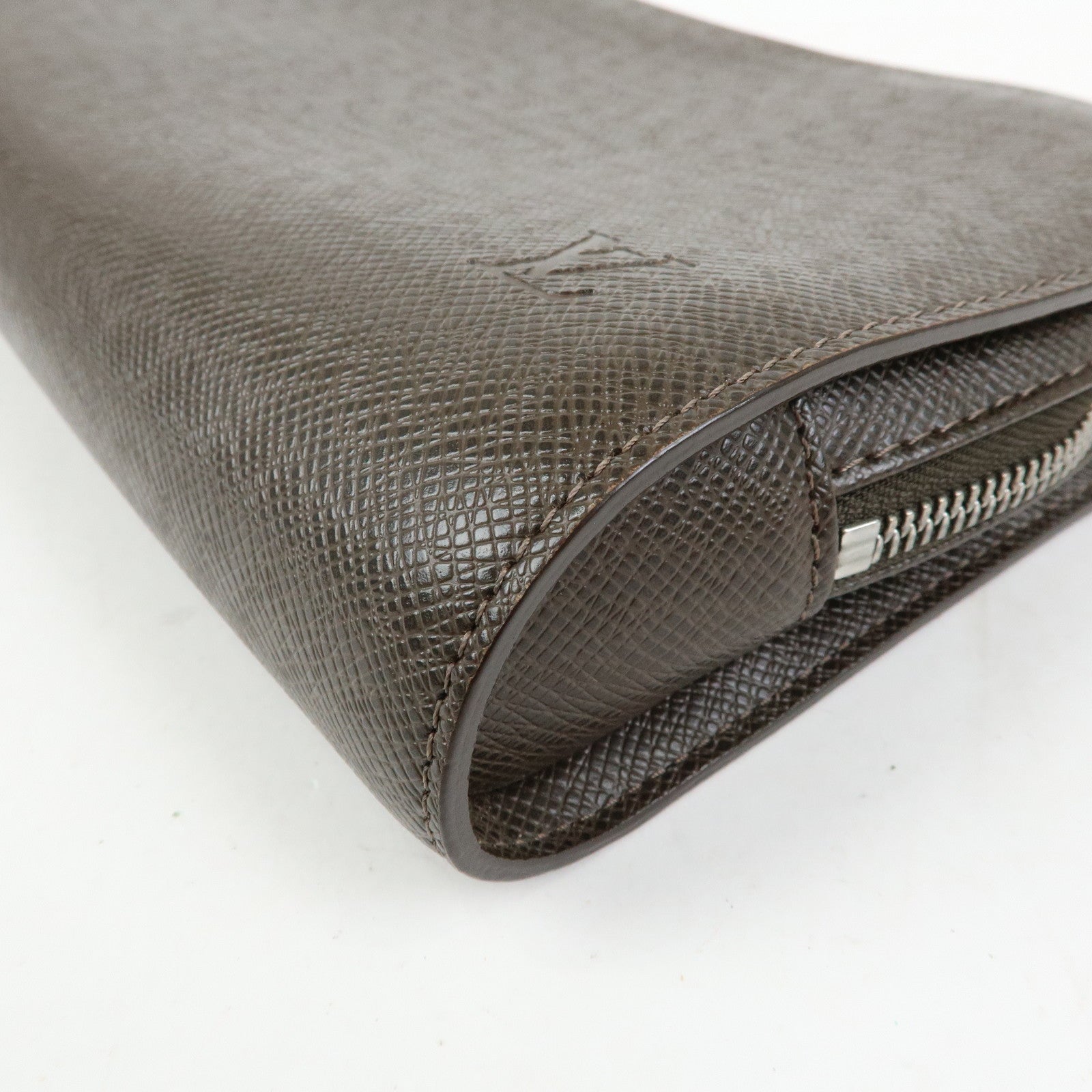 Louis Vuitton Taiga Baikal Clutch Bag Pouch Brown Grizzly M30188